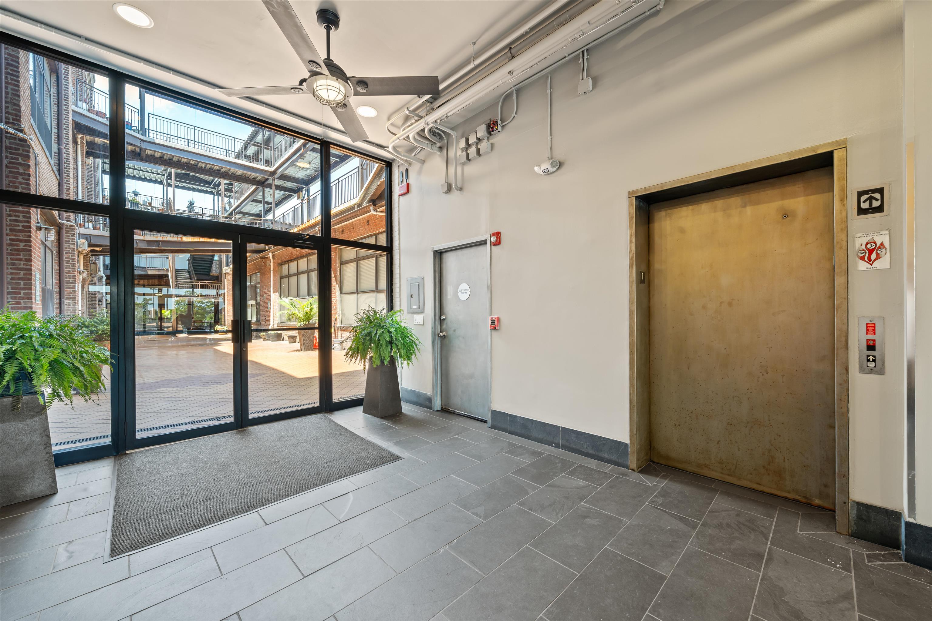 300 COMMUNIPAW AVE Unit: 8