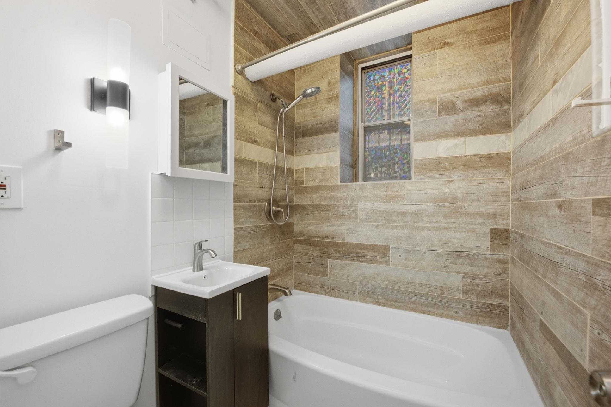 7812 HUDSON AVE Unit: 1B