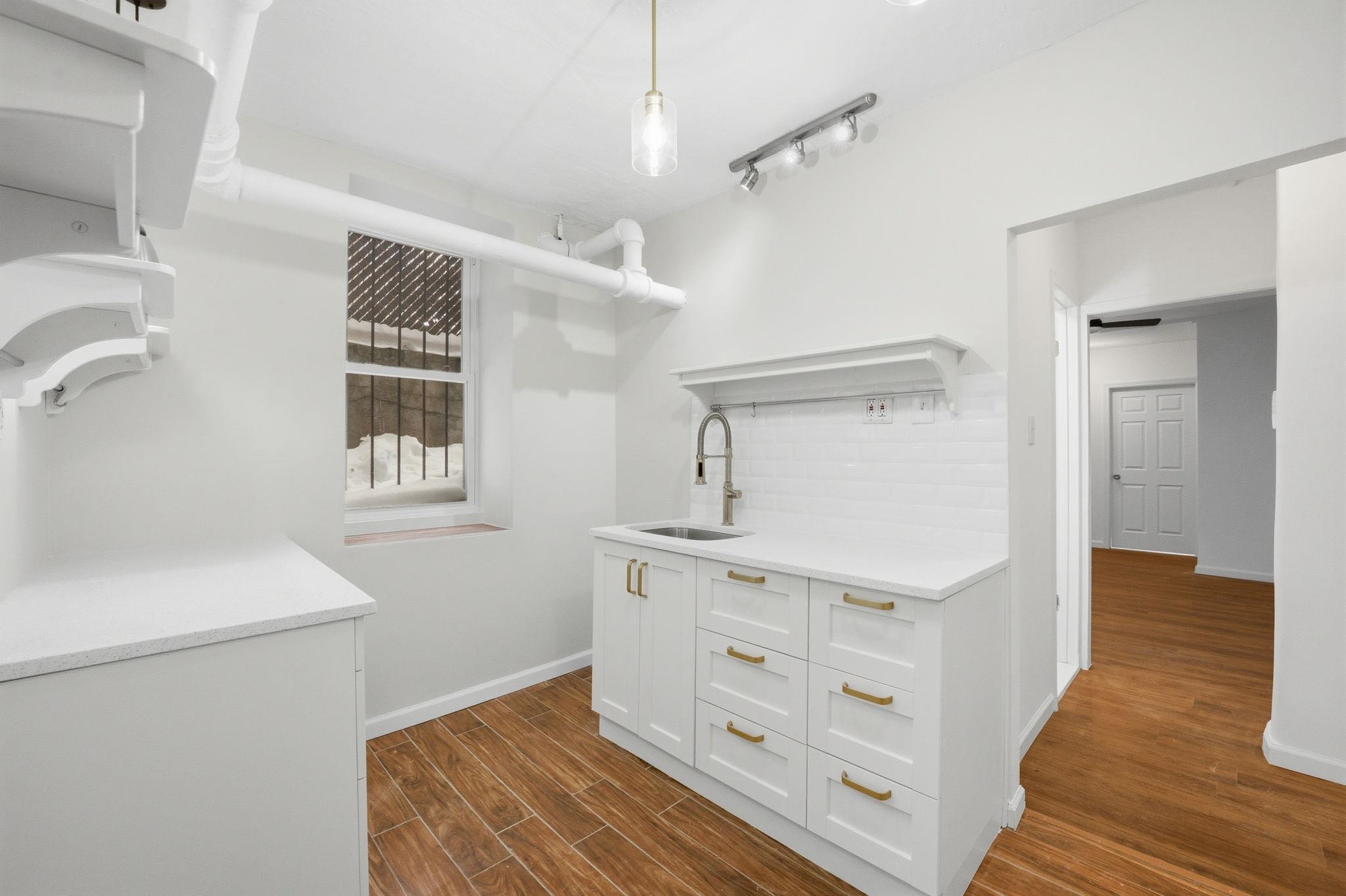 7812 HUDSON AVE Unit: 1B