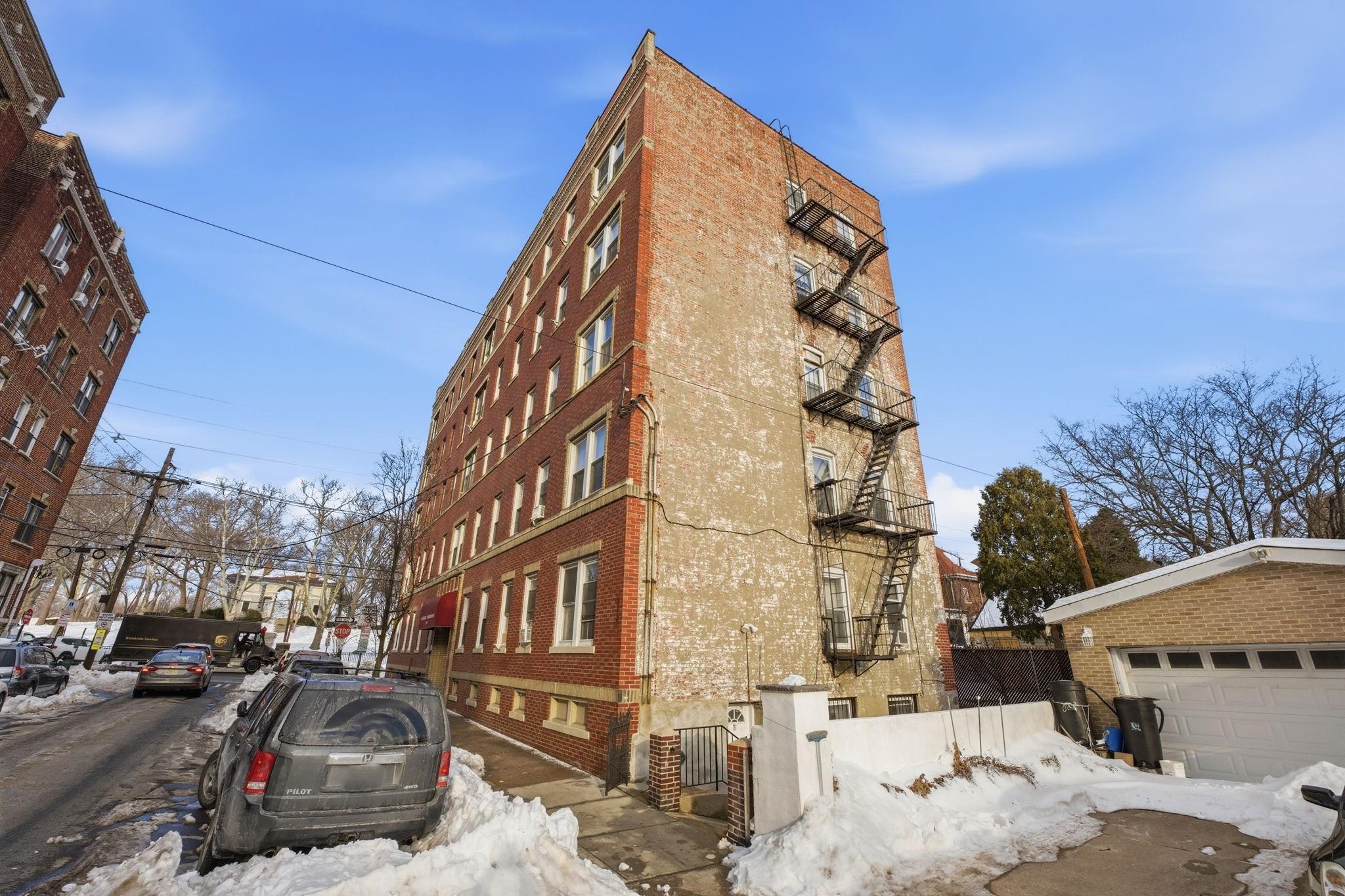 7812 HUDSON AVE Unit: 1B