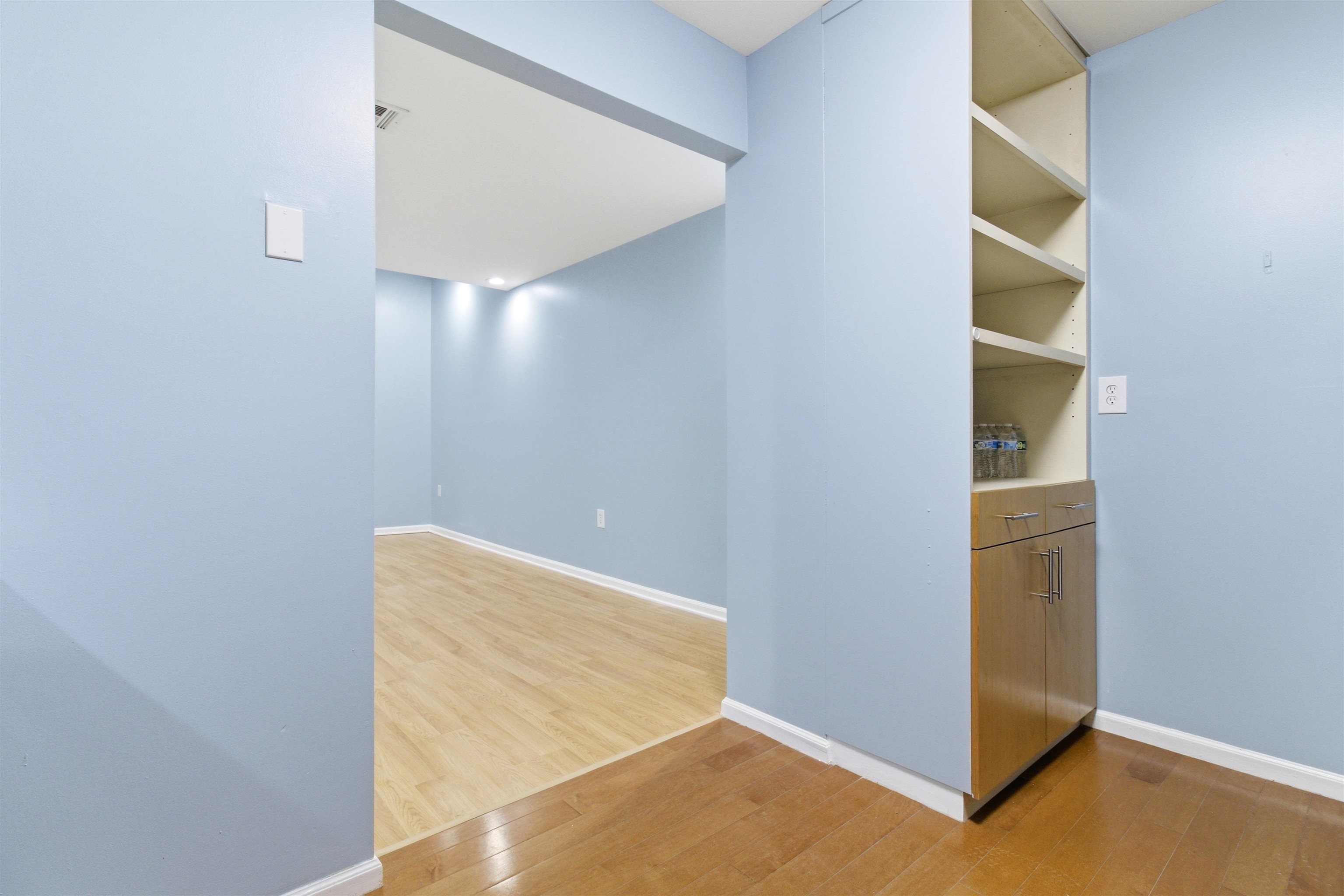 308-310 PASSAIC AVE Unit: 215