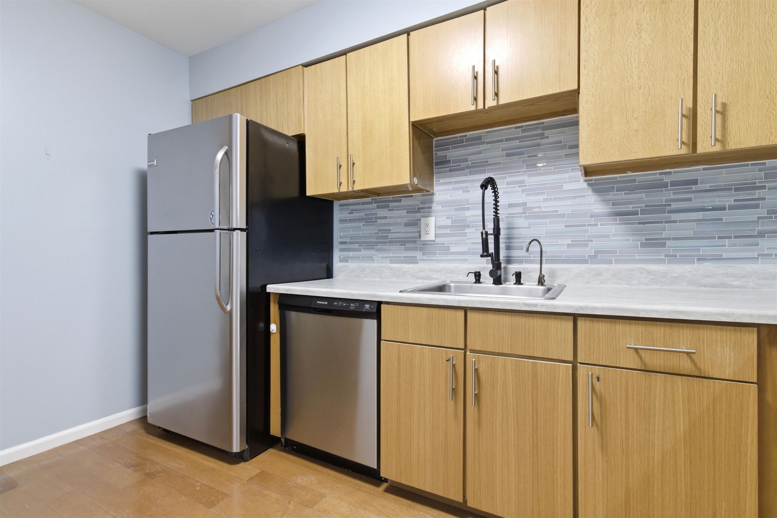 308-310 PASSAIC AVE Unit: 215