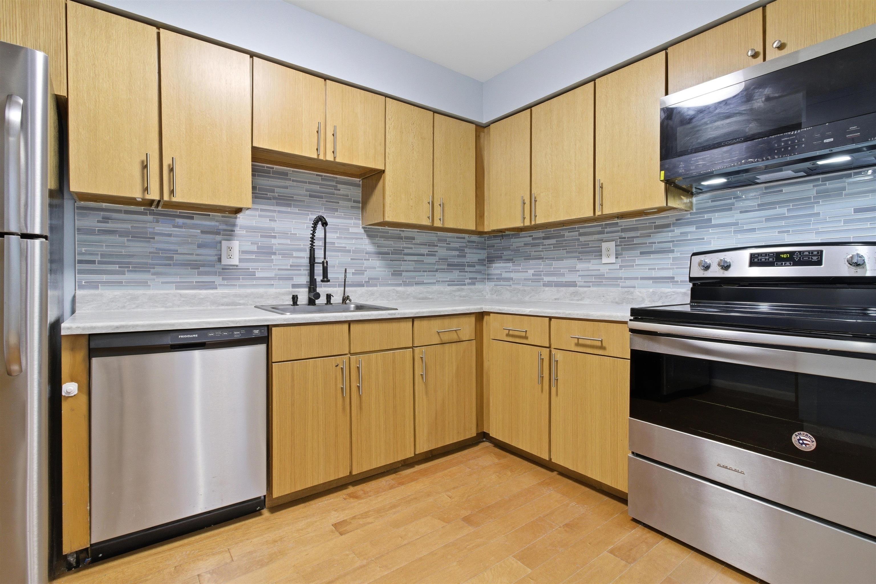 308-310 PASSAIC AVE Unit: 215