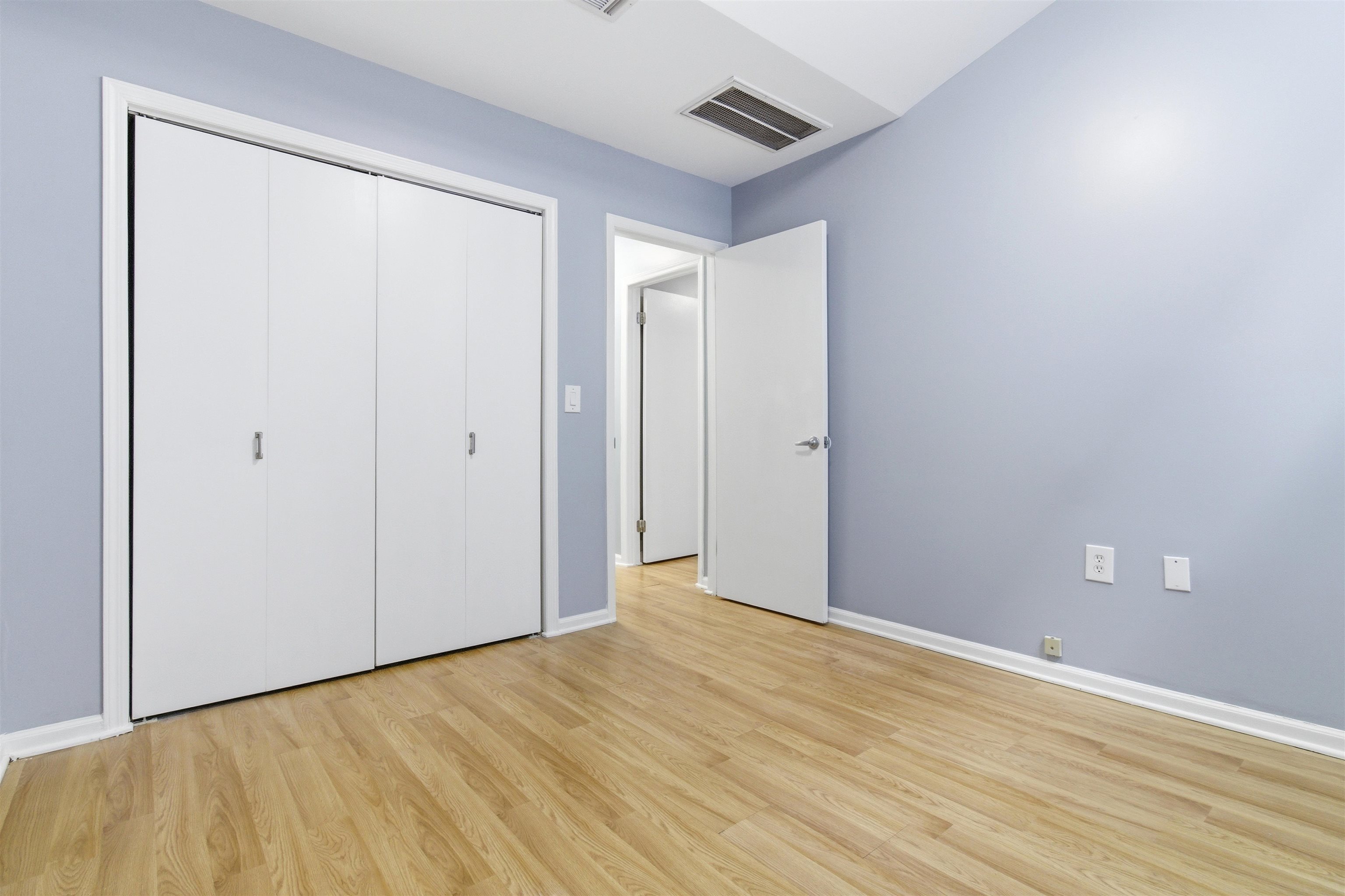 308-310 PASSAIC AVE Unit: 215