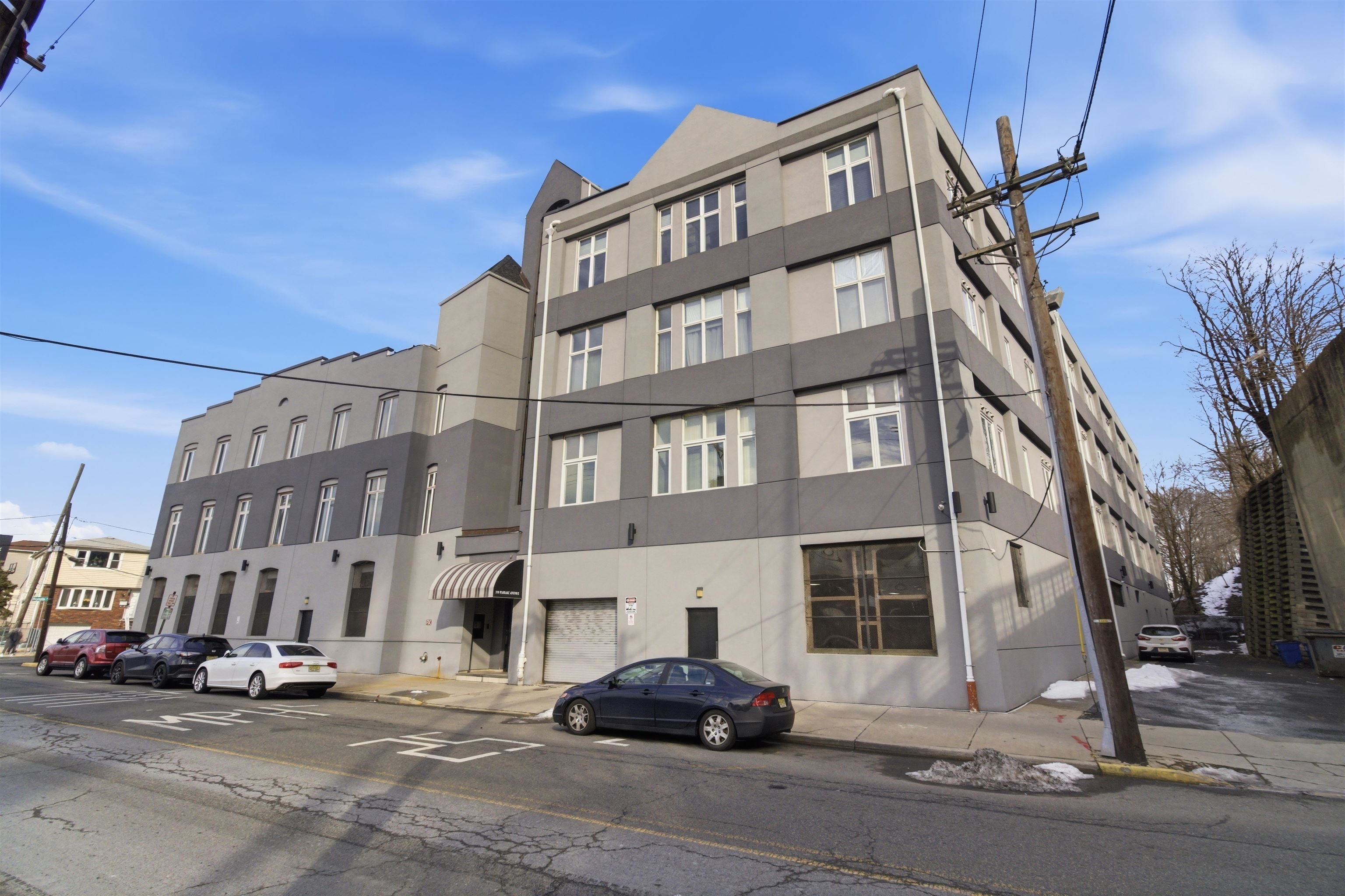 308-310 PASSAIC AVE Unit: 215
