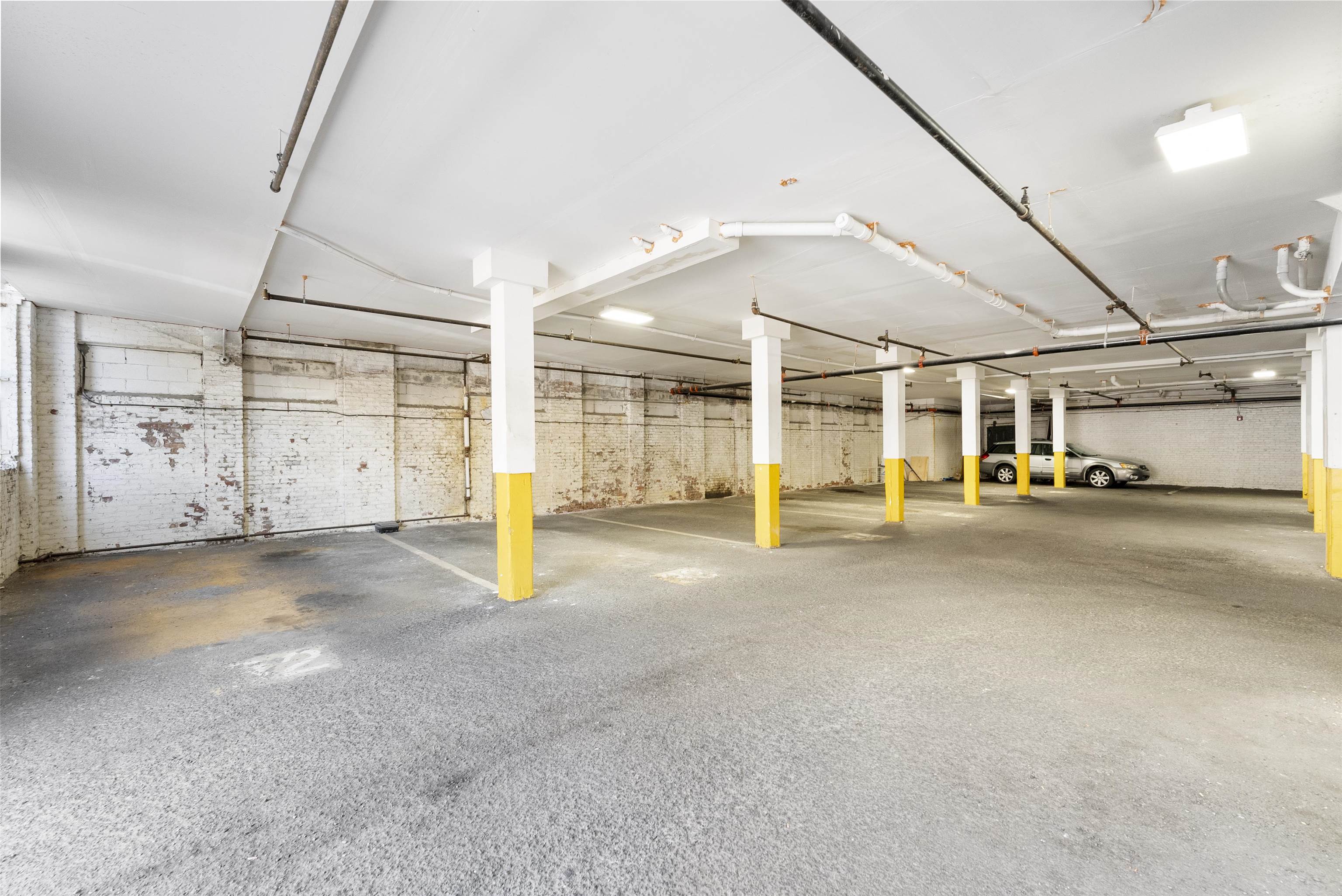 308-310 PASSAIC AVE Unit: 215