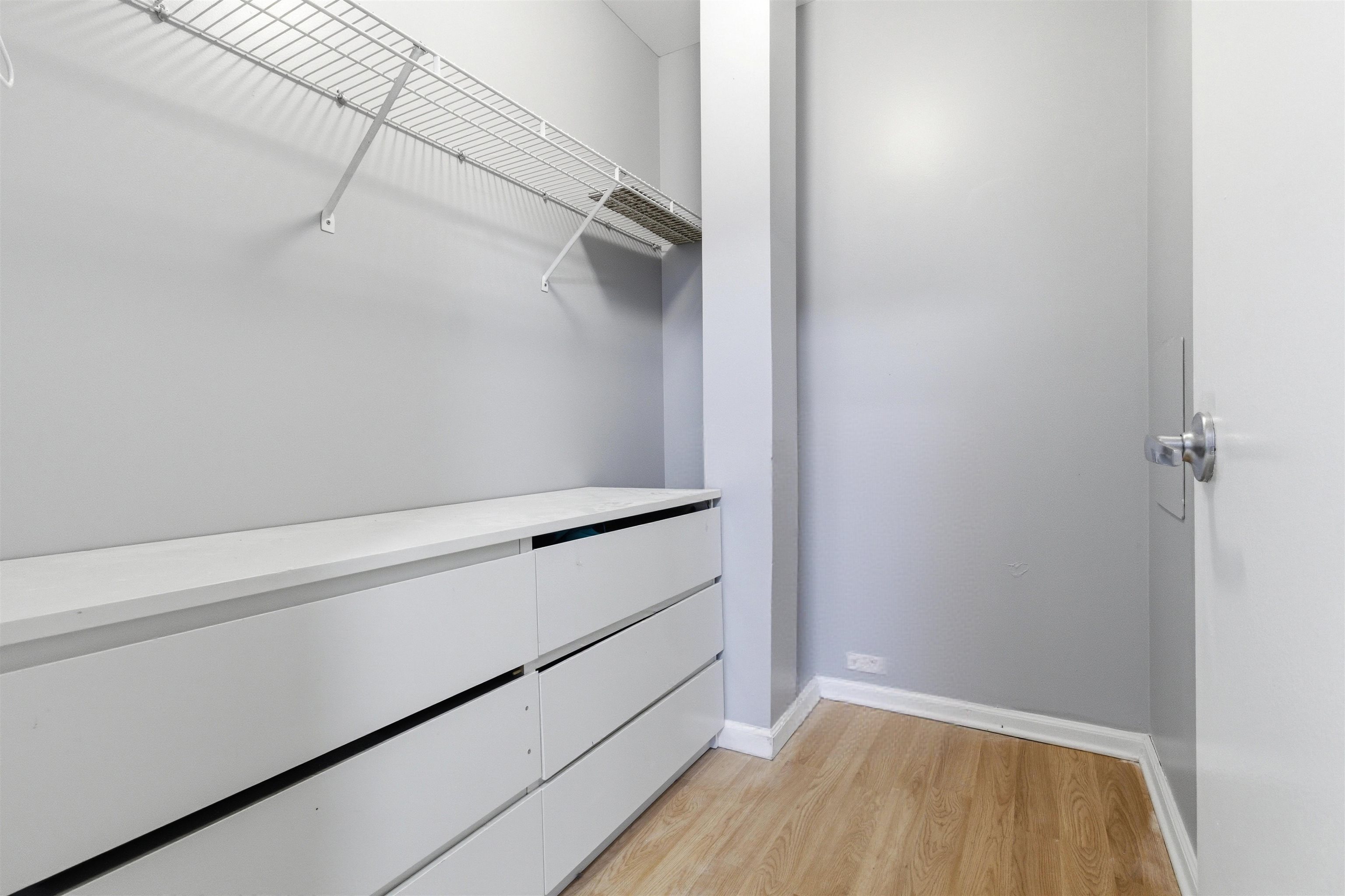 308-310 PASSAIC AVE Unit: 215