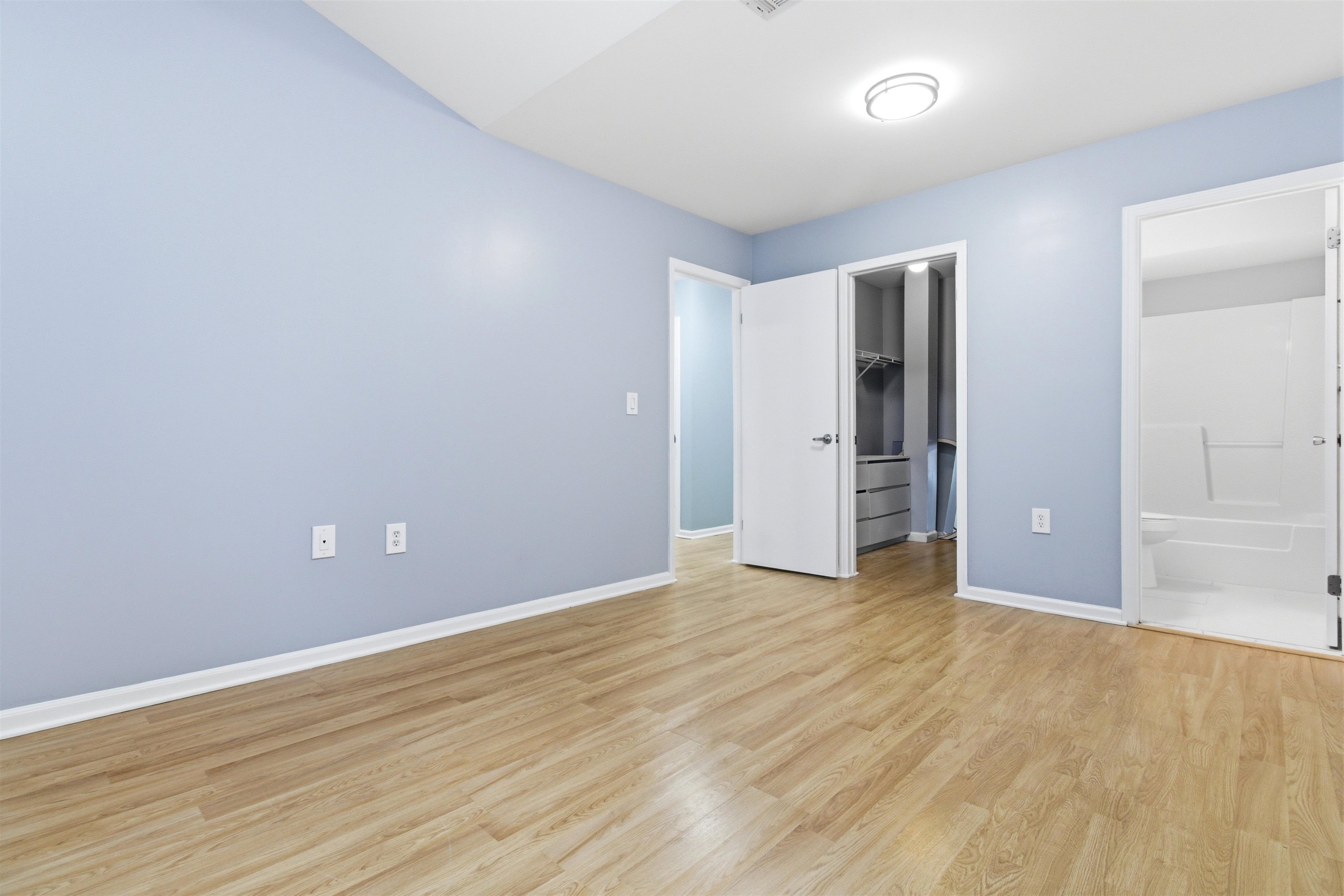308-310 PASSAIC AVE Unit: 215
