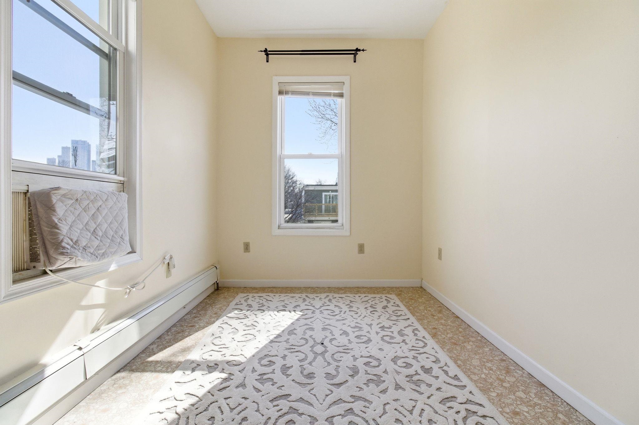 470 MALLORY AVE Unit: 2