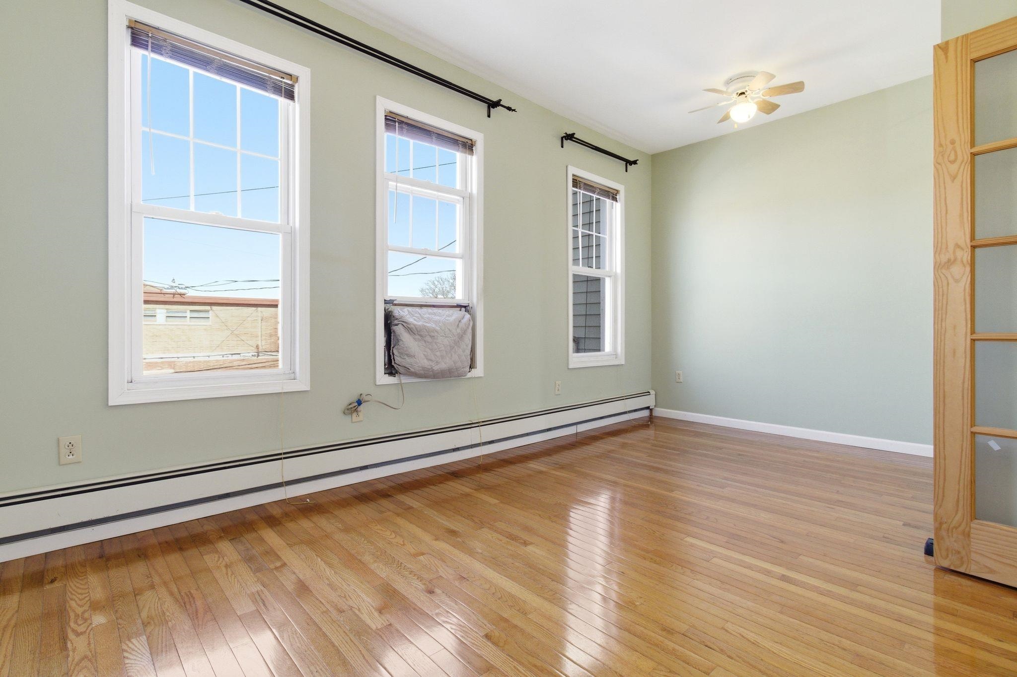 470 MALLORY AVE Unit: 2