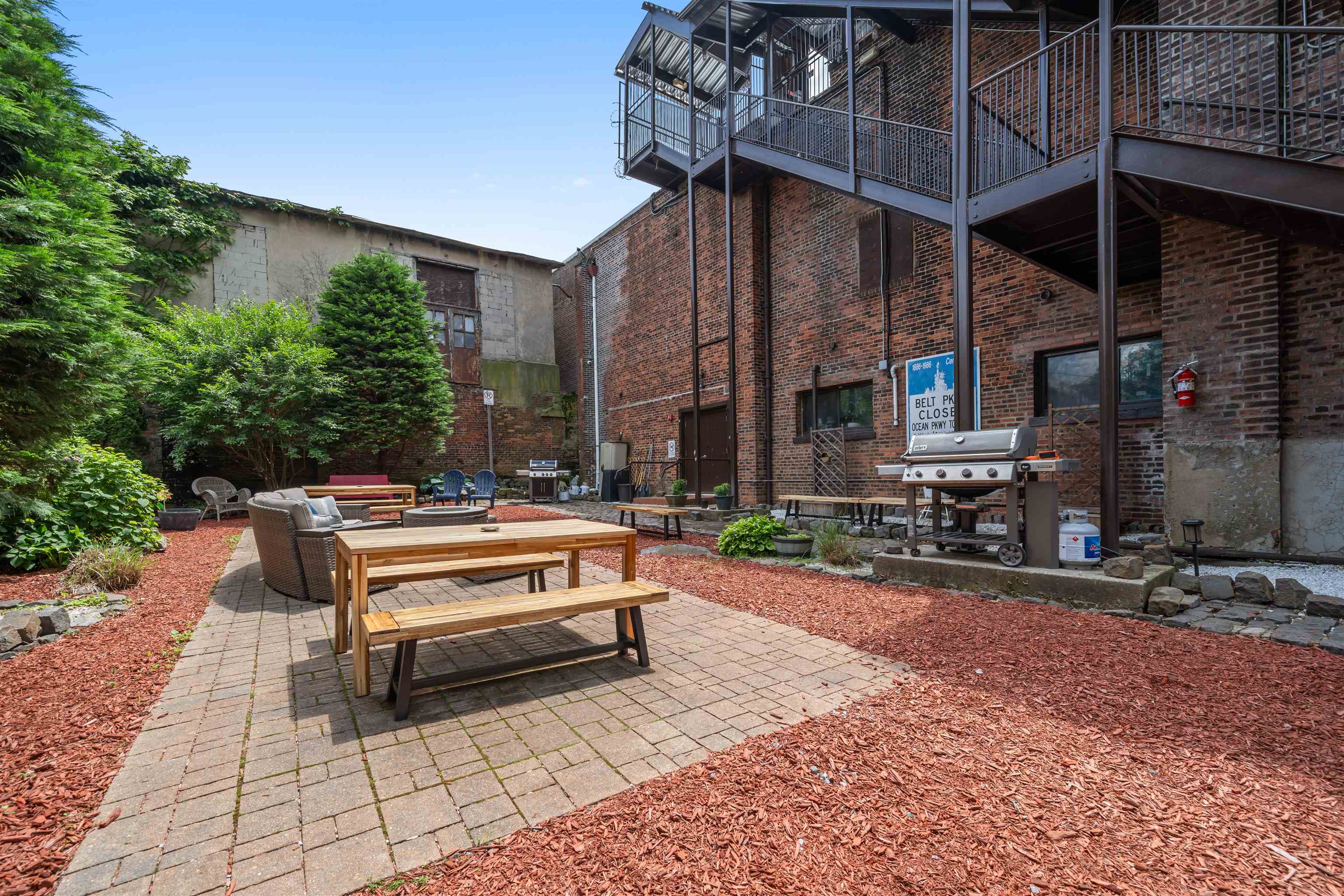 300 COMMUNIPAW AVE Unit: 234