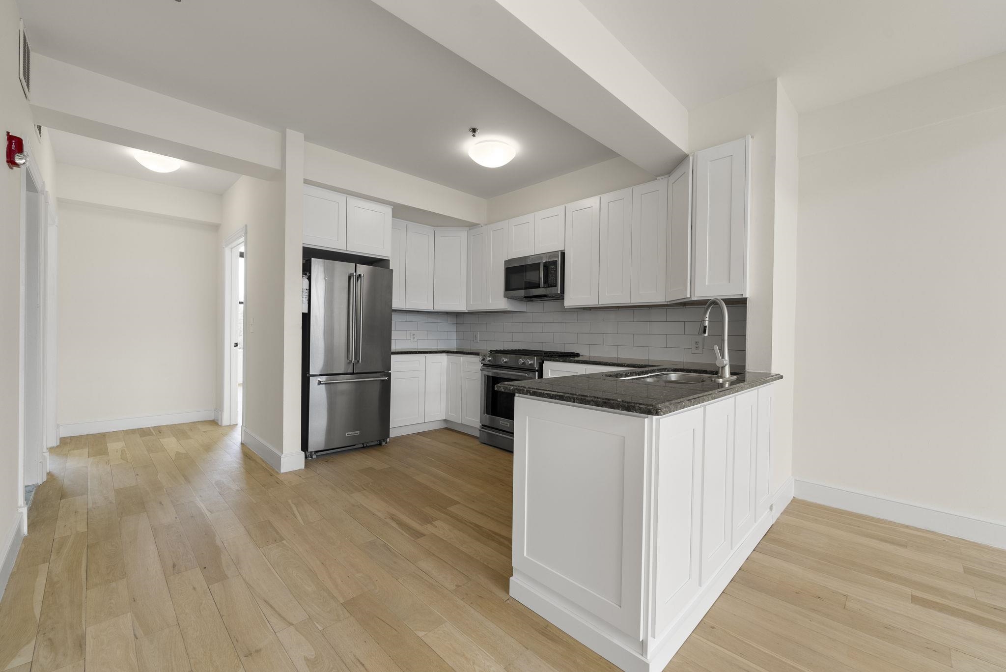 300 COMMUNIPAW AVE Unit: 234