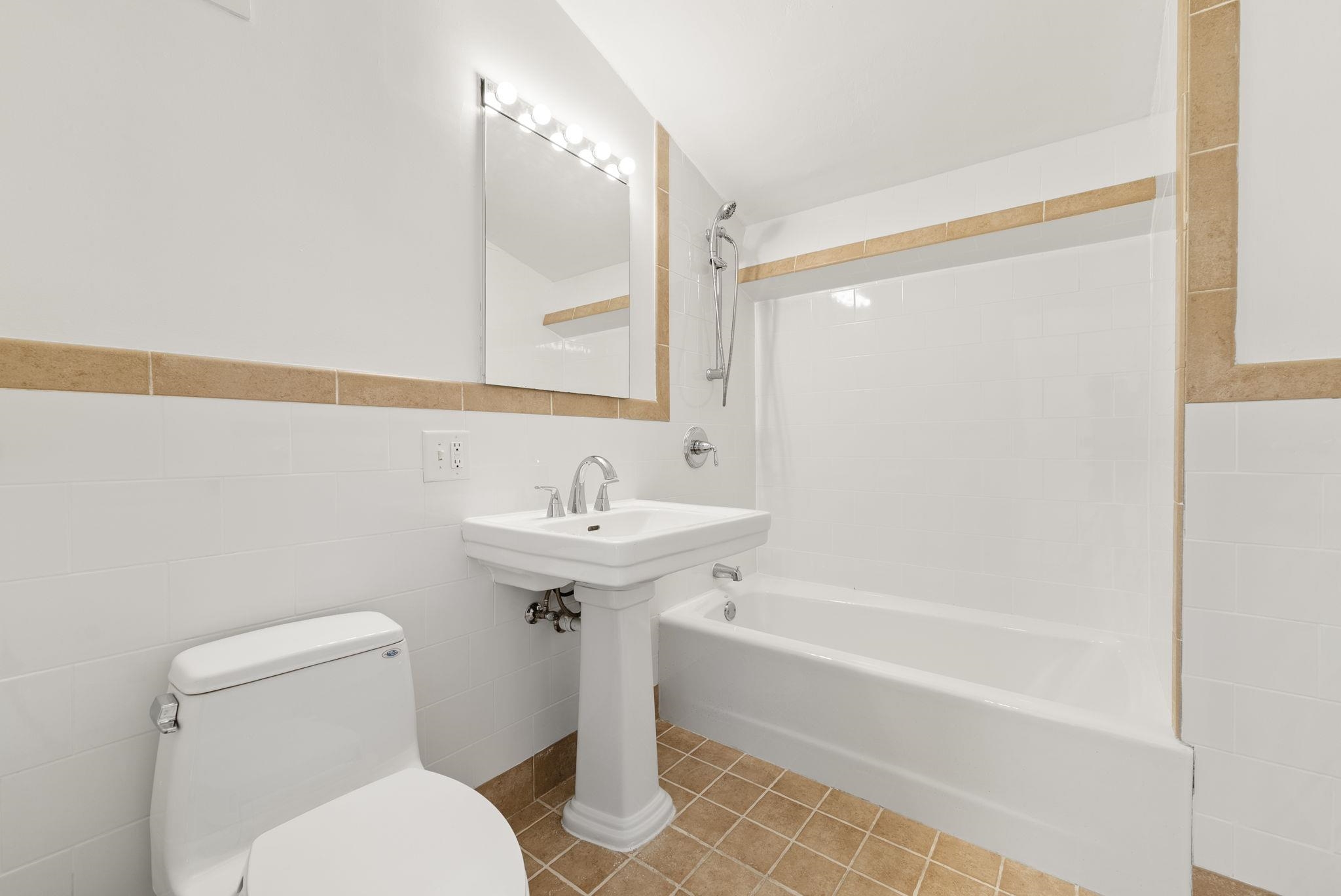 300 COMMUNIPAW AVE Unit: 234