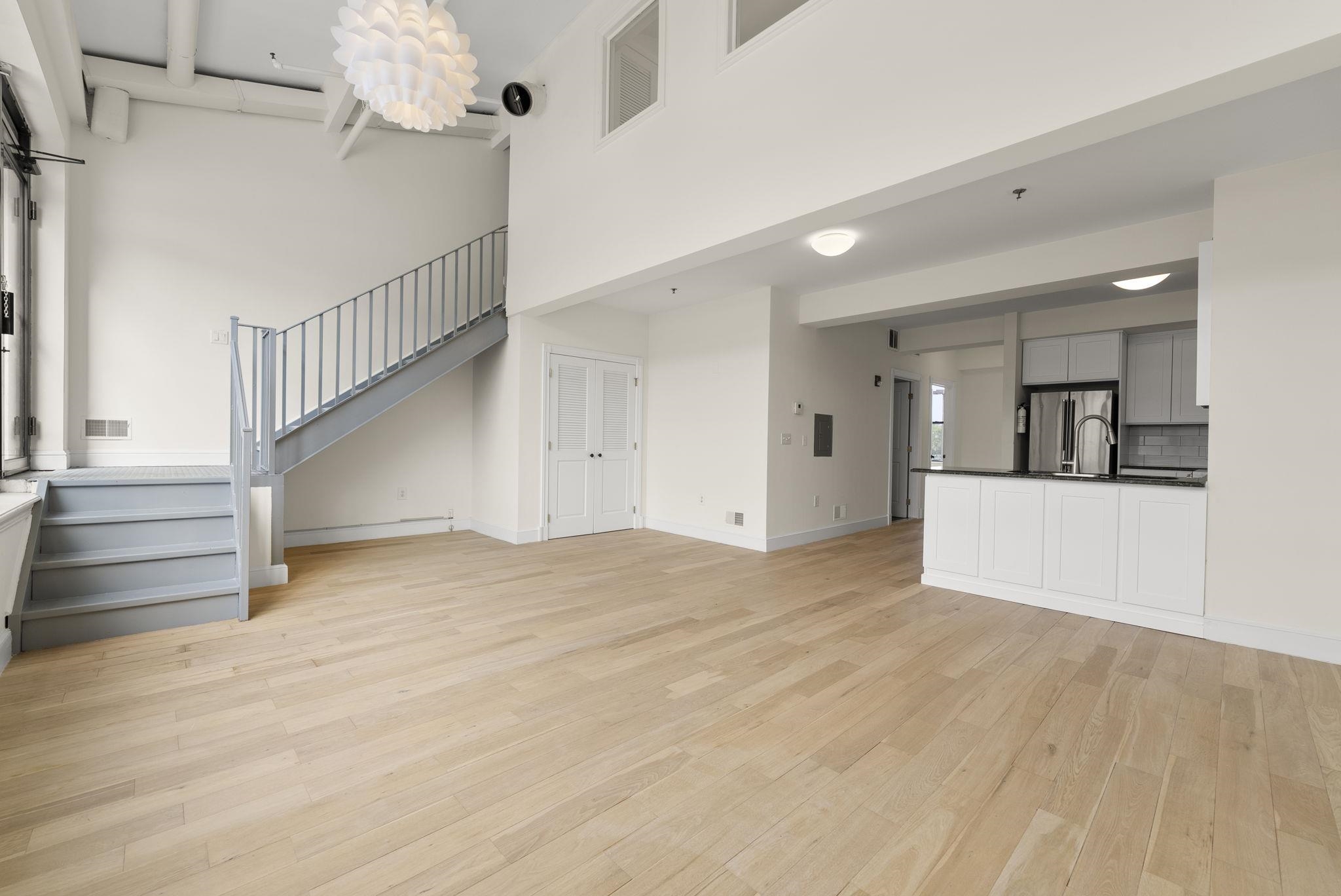 300 COMMUNIPAW AVE Unit: 234