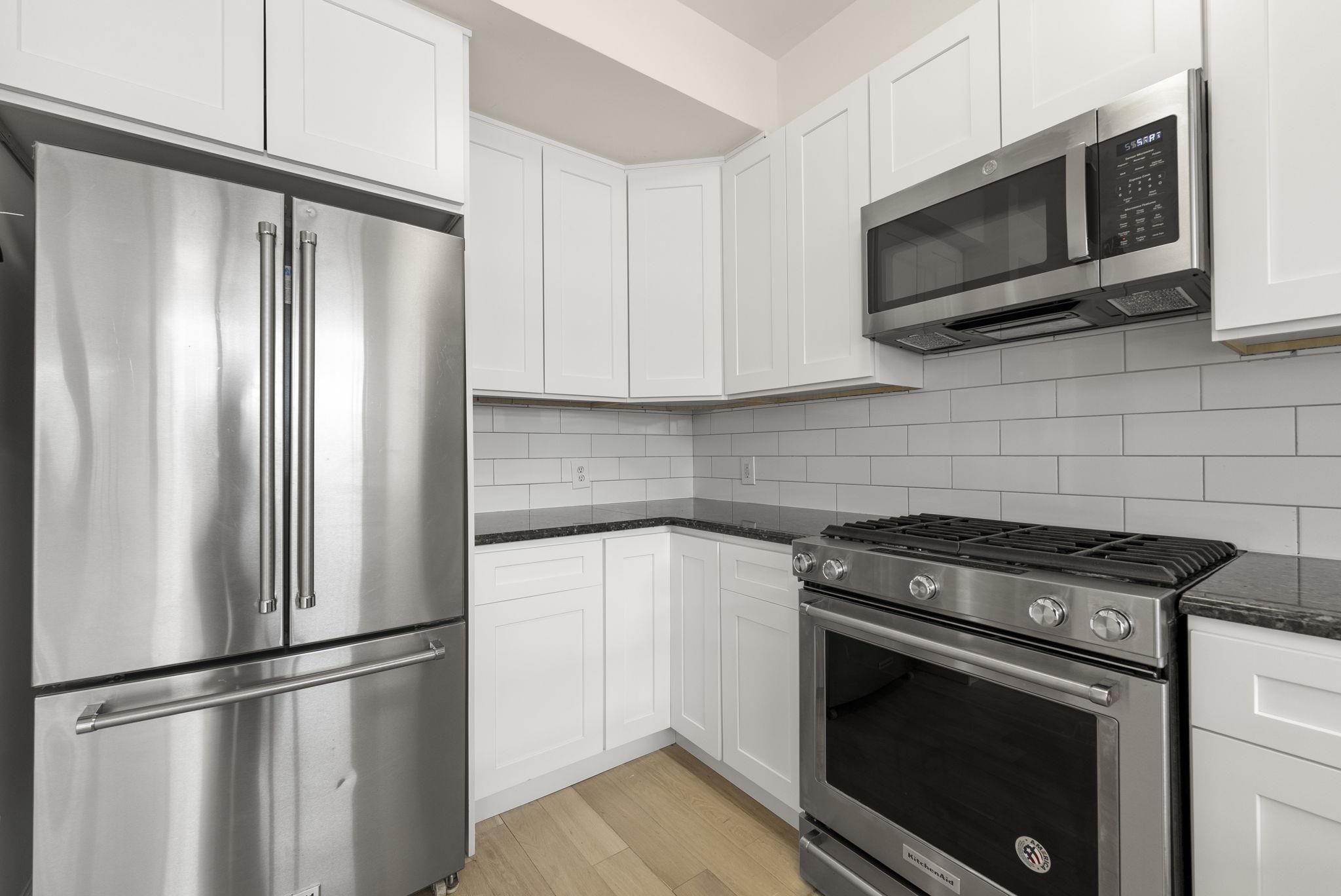 300 COMMUNIPAW AVE Unit: 234