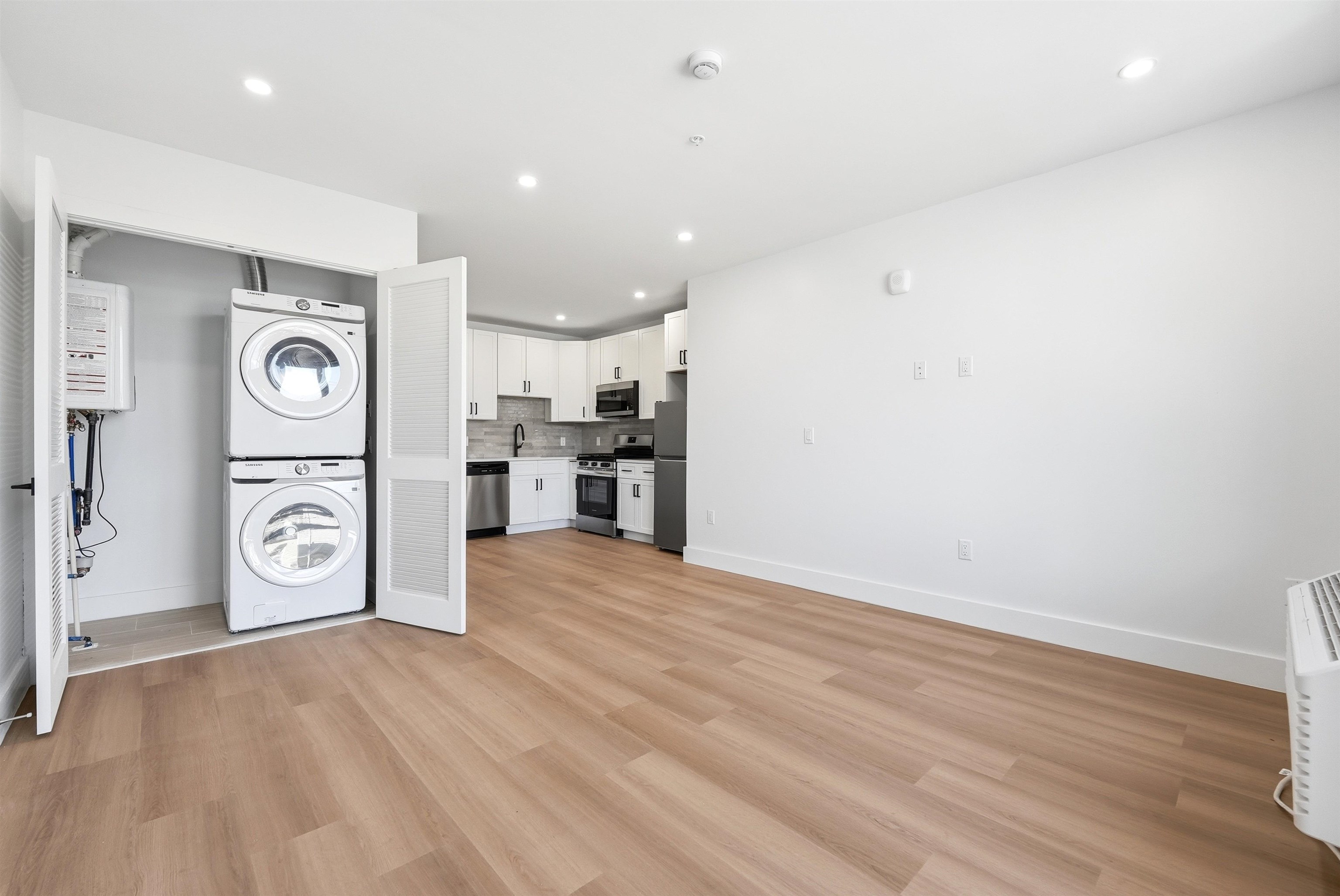 337 JOHNSTON AVE Unit: 305