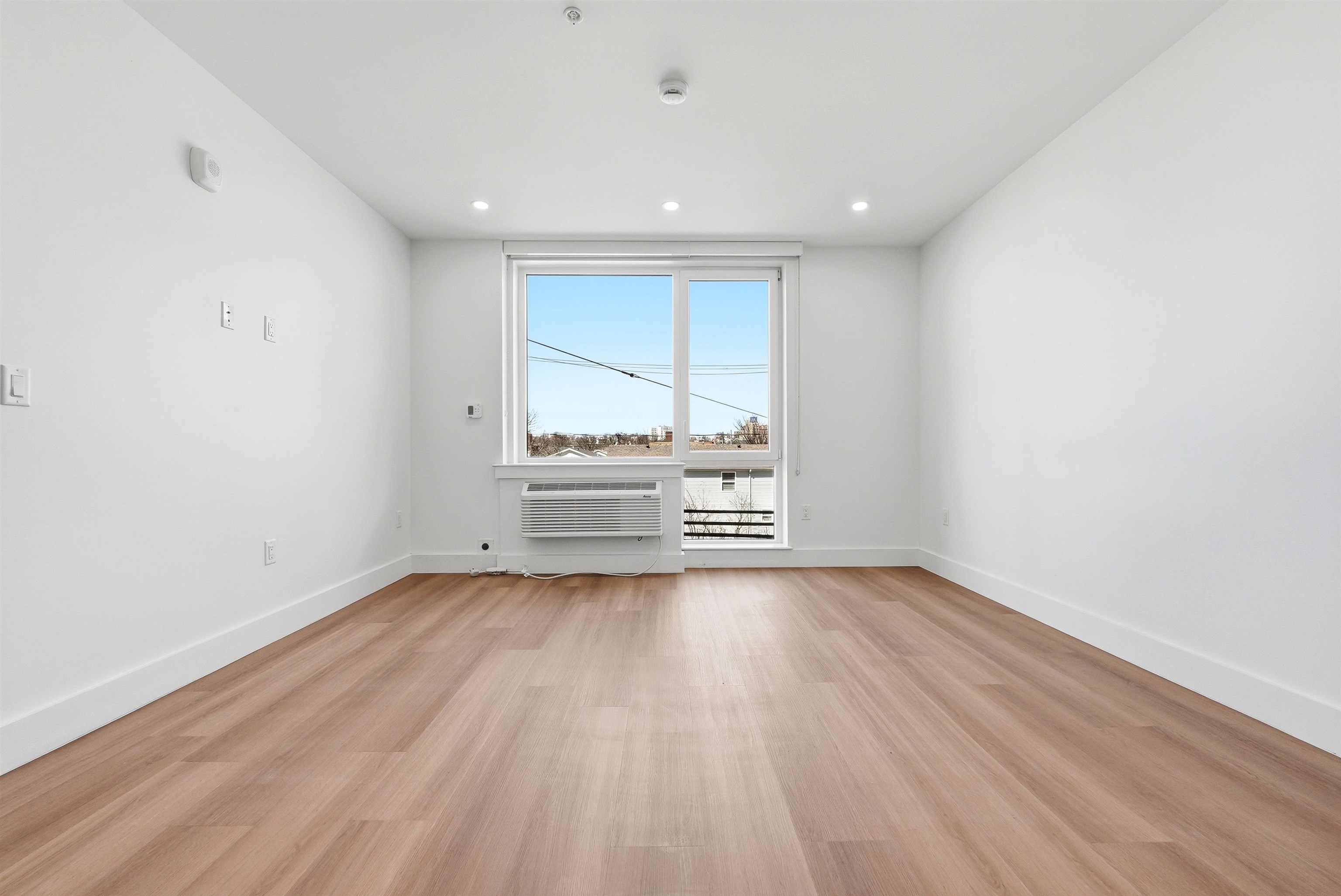 337 JOHNSTON AVE Unit: 305