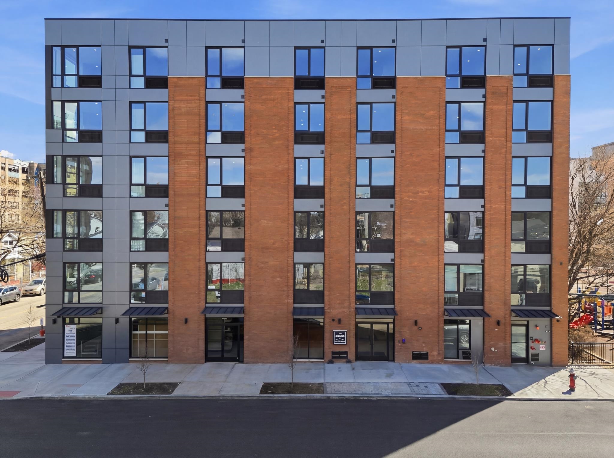 337 JOHNSTON AVE Unit: 305