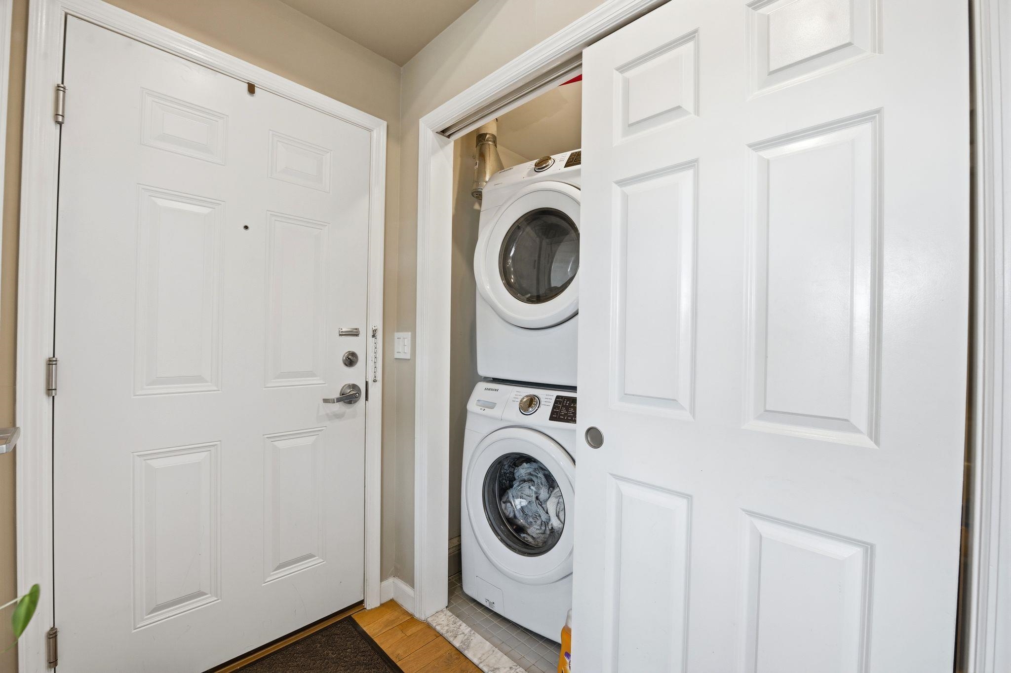 936 PAVONIA AVE Unit: 3B