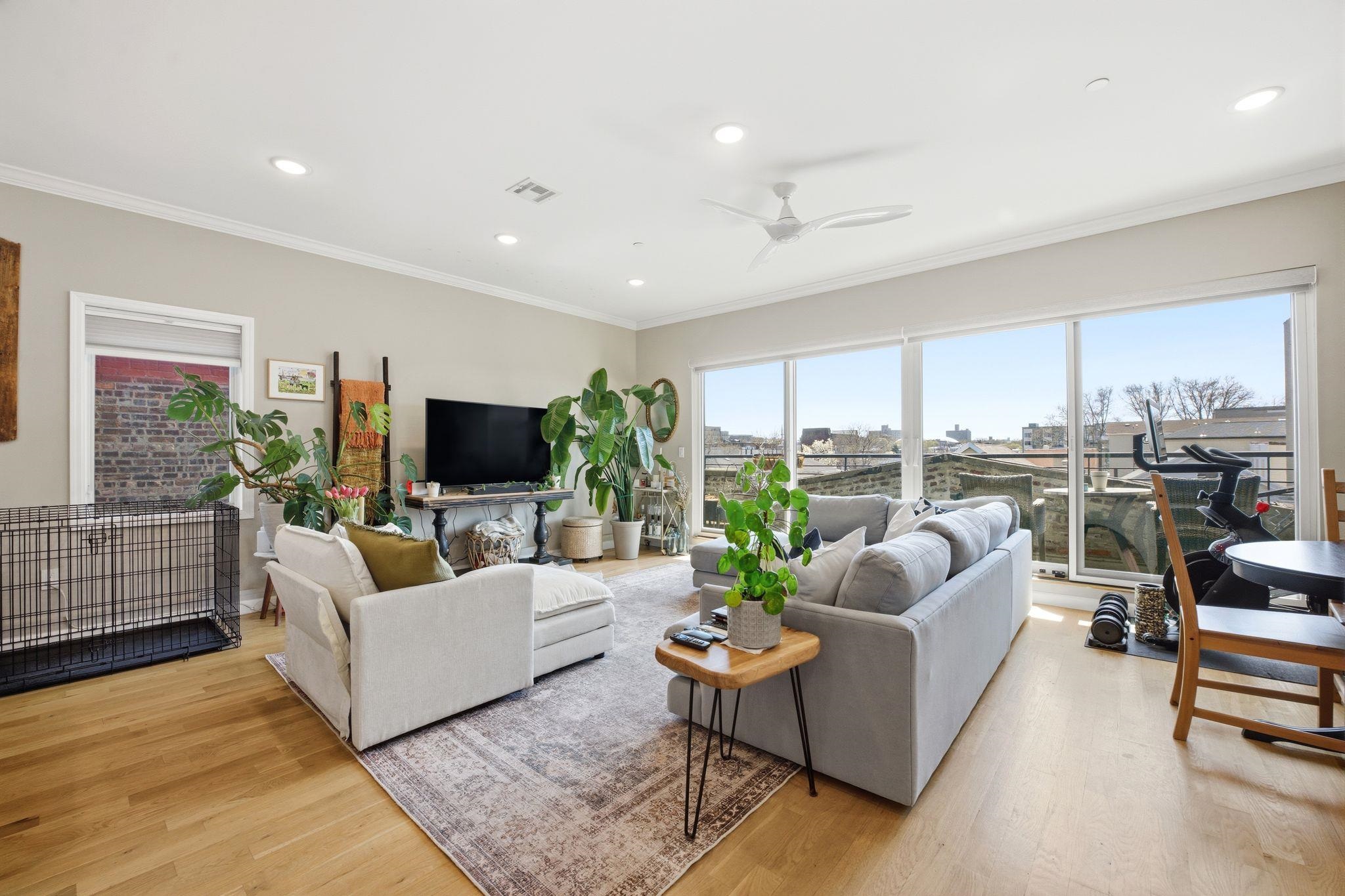 936 PAVONIA AVE Unit: 3B