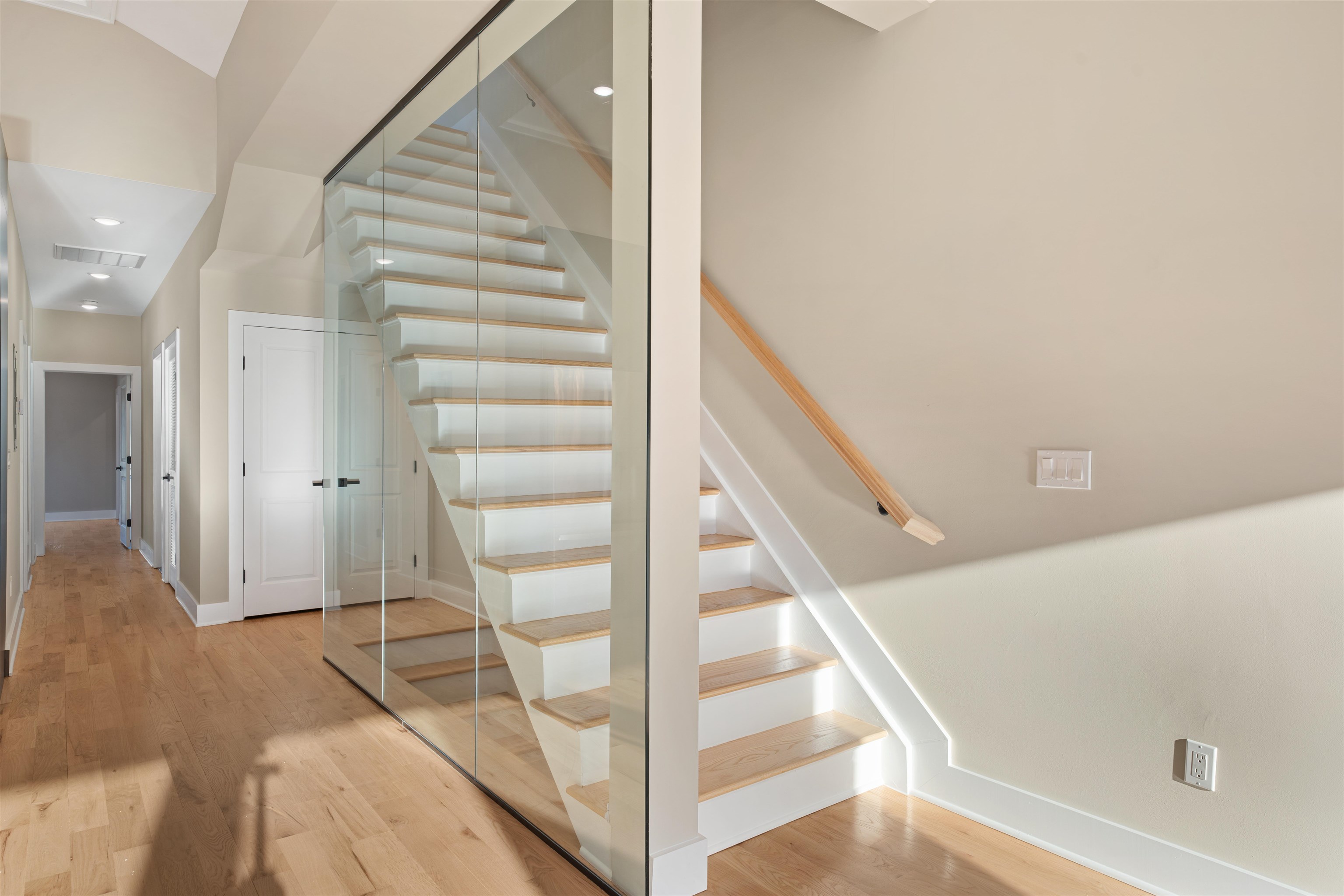 32 ZABRISKIE ST Unit: 2