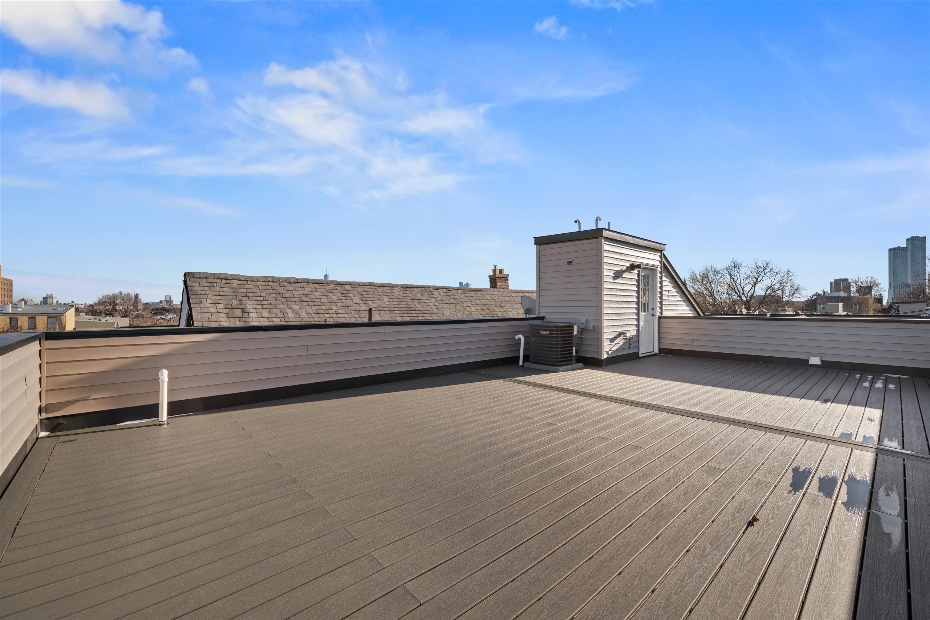 32 ZABRISKIE ST Unit: 2