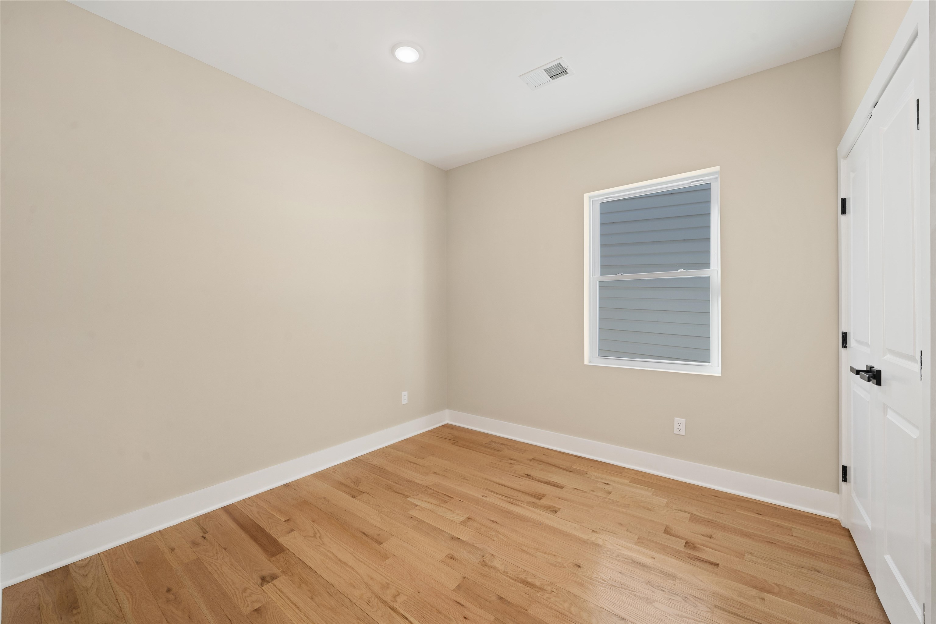 32 ZABRISKIE ST Unit: 2