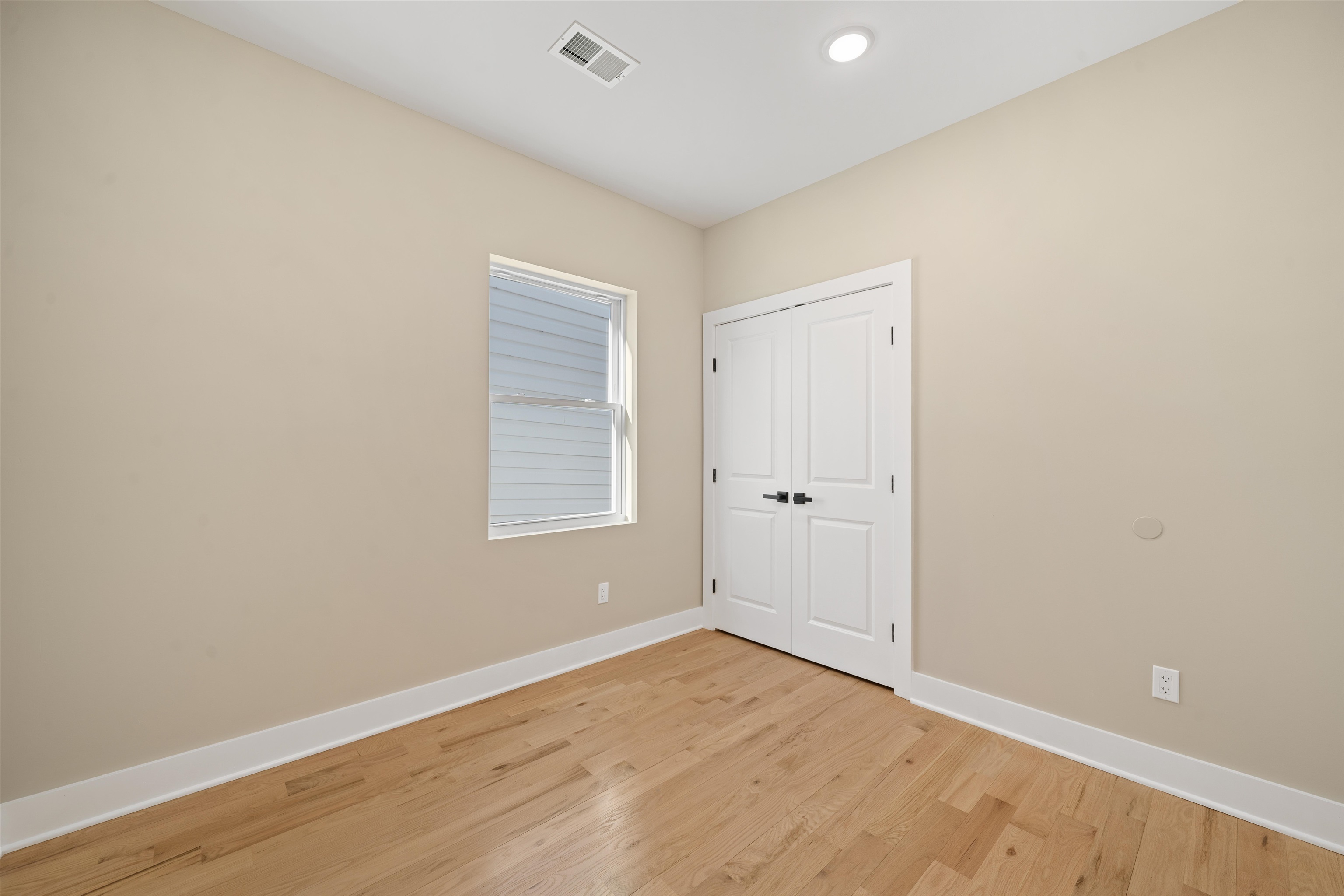 32 ZABRISKIE ST Unit: 2