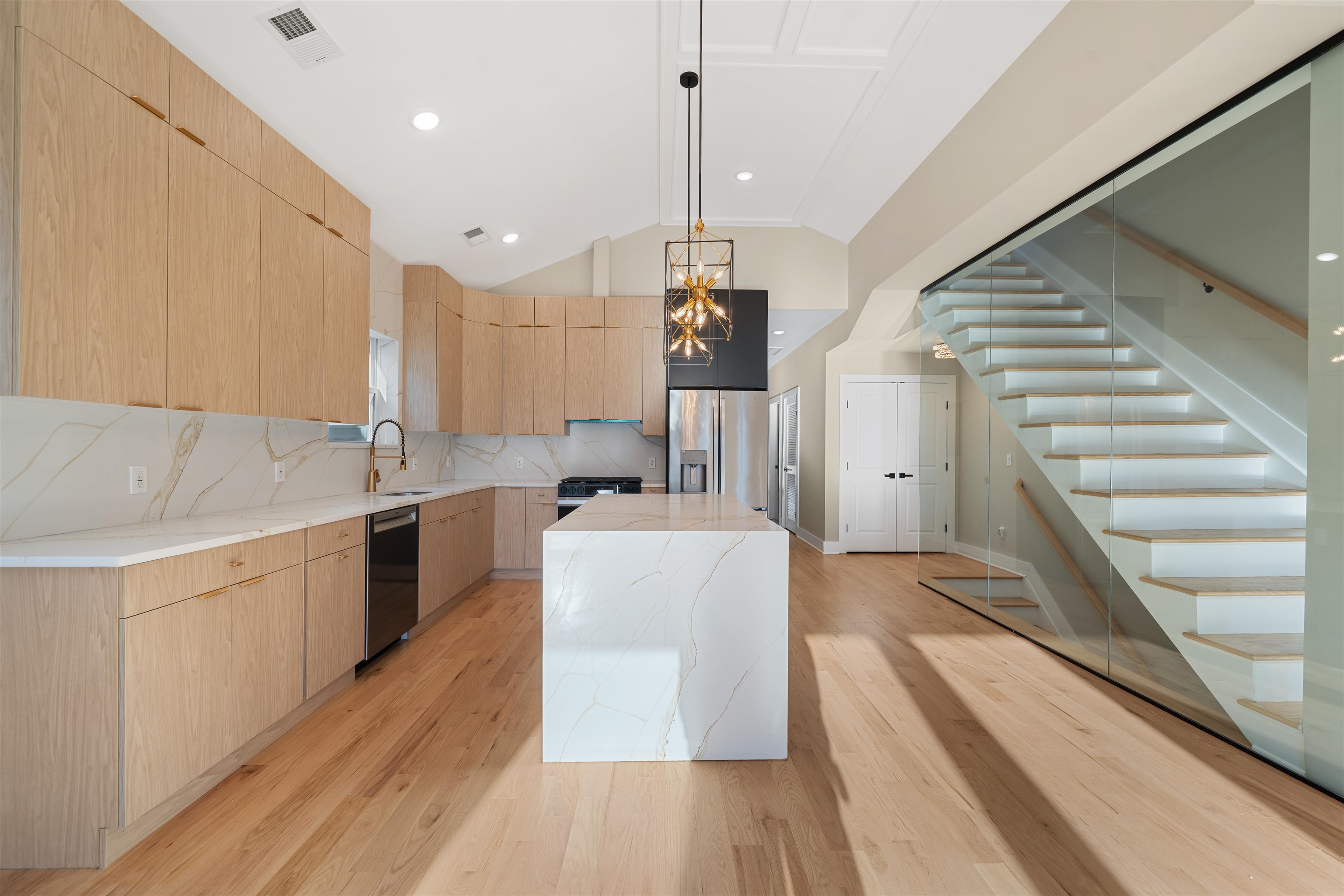32 ZABRISKIE ST Unit: 2