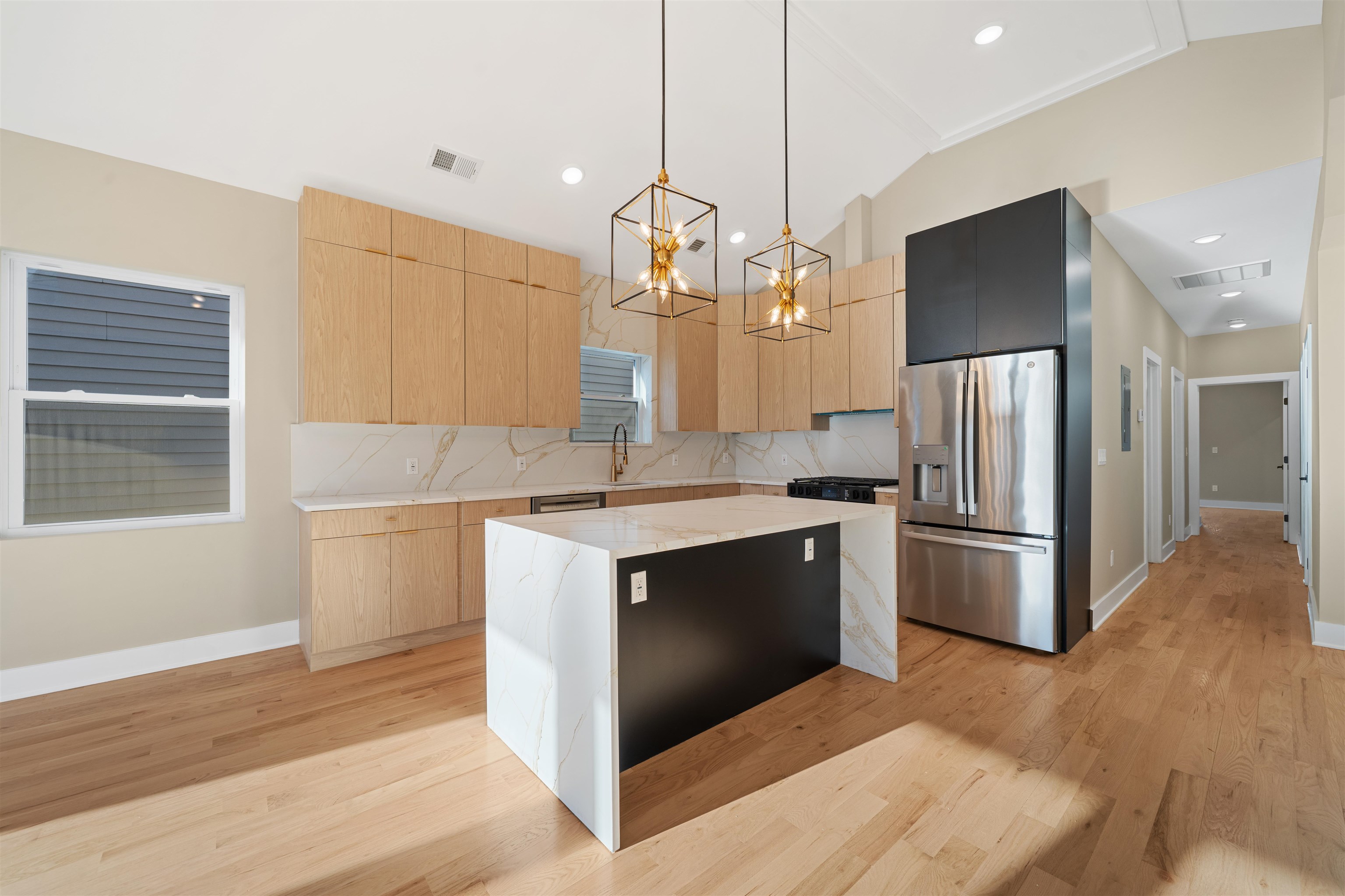 32 ZABRISKIE ST Unit: 2
