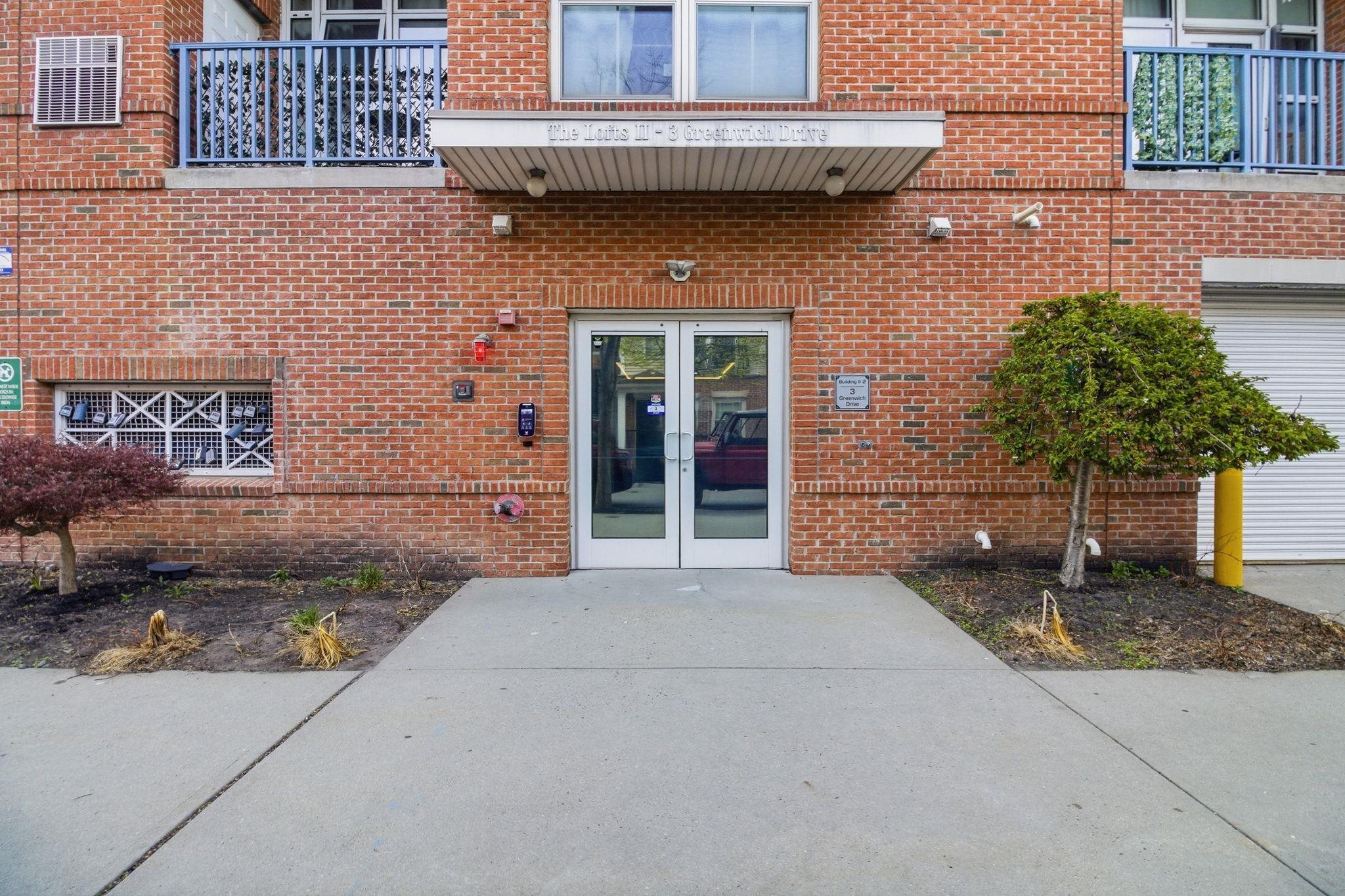 3 GREENWICH DR Unit: 97