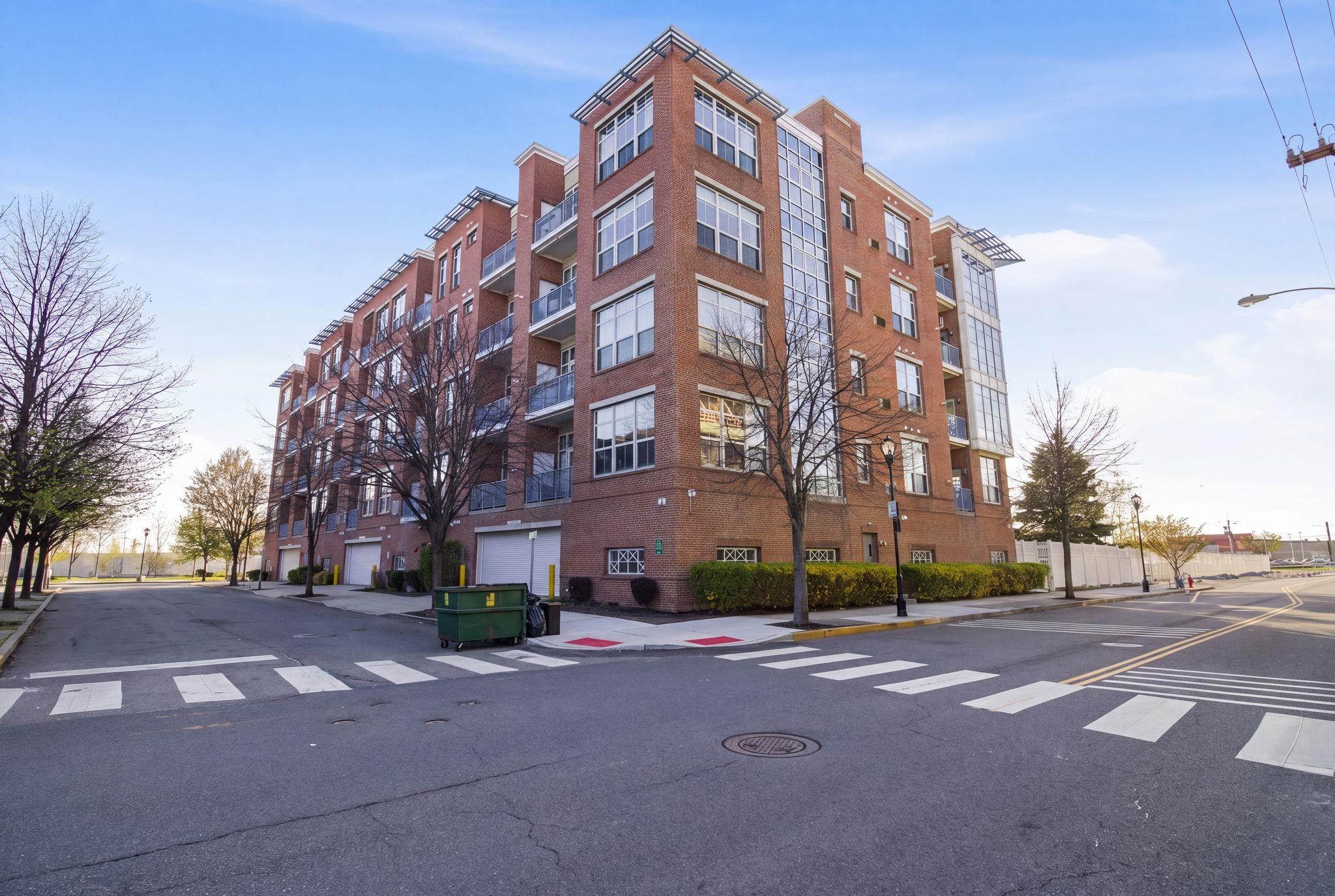 3 GREENWICH DR Unit: 97