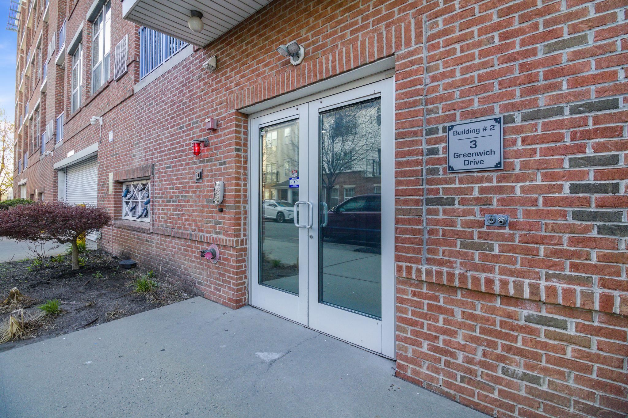 3 GREENWICH DR Unit: 97