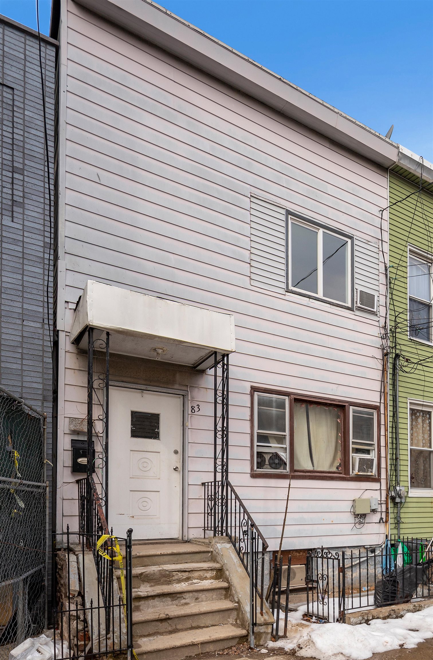 83 JORDAN AVE Unit: 1