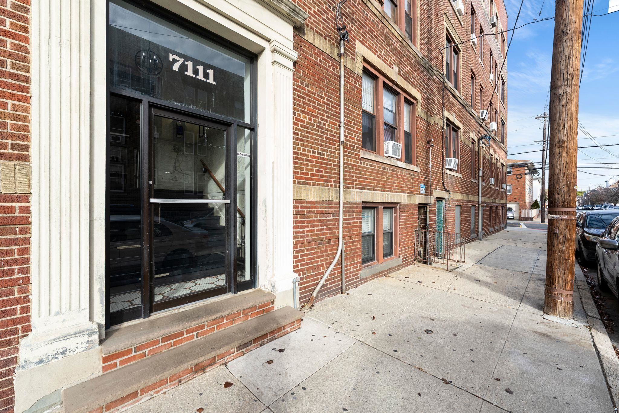 7111 PALISADE AVE Unit: 1