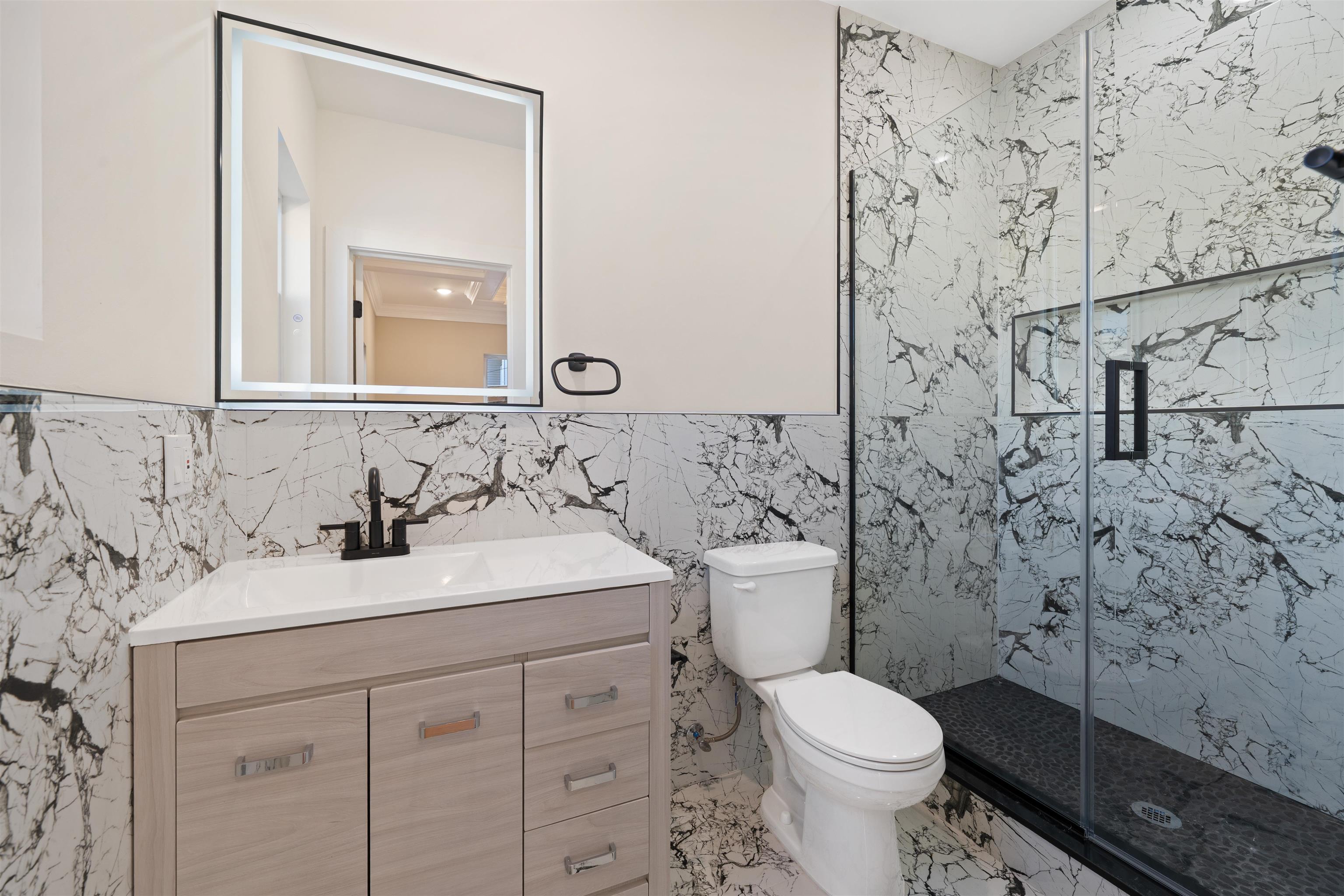 32 ZABRISKIE ST Unit: 1