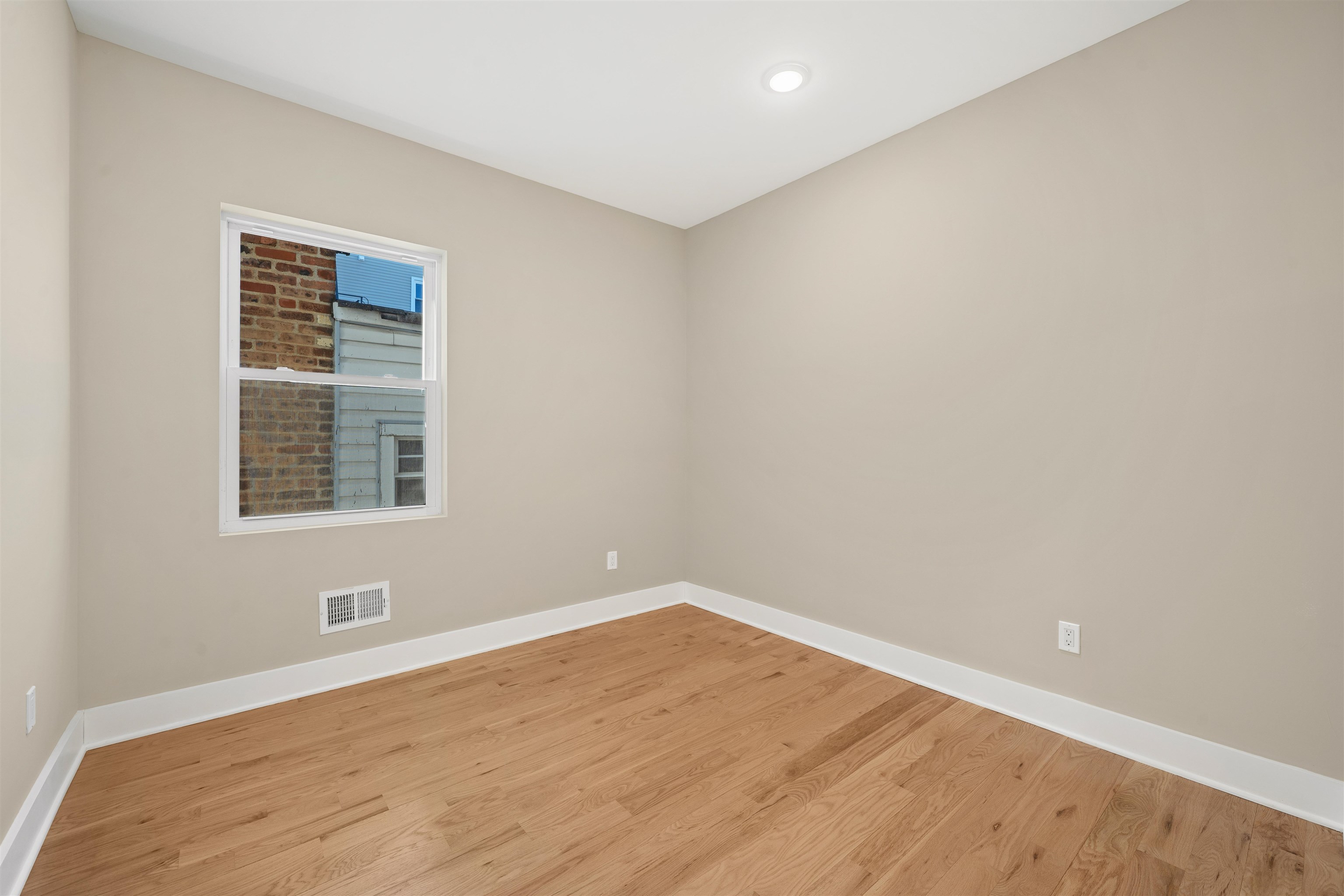 32 ZABRISKIE ST Unit: 1