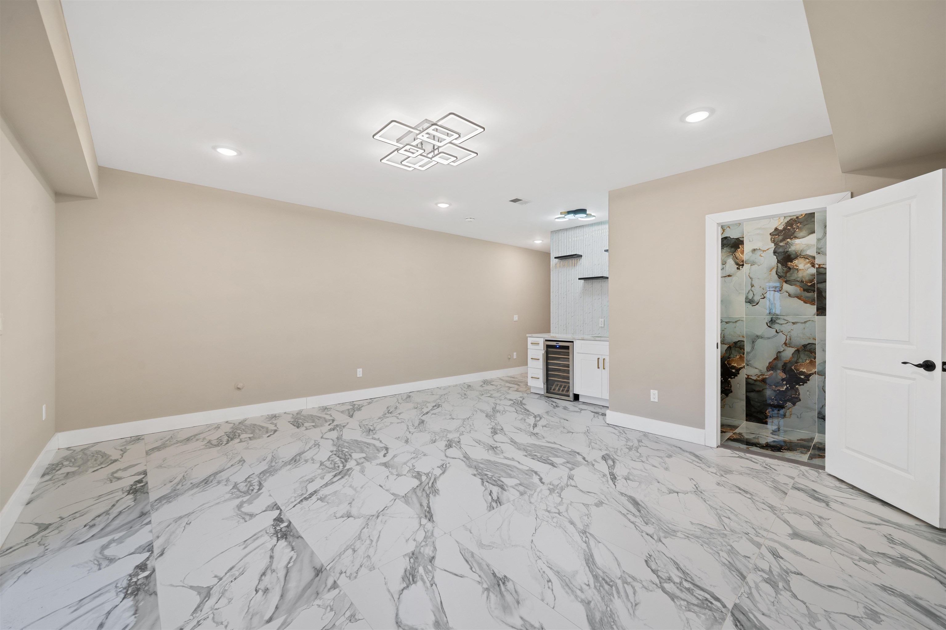32 ZABRISKIE ST Unit: 1