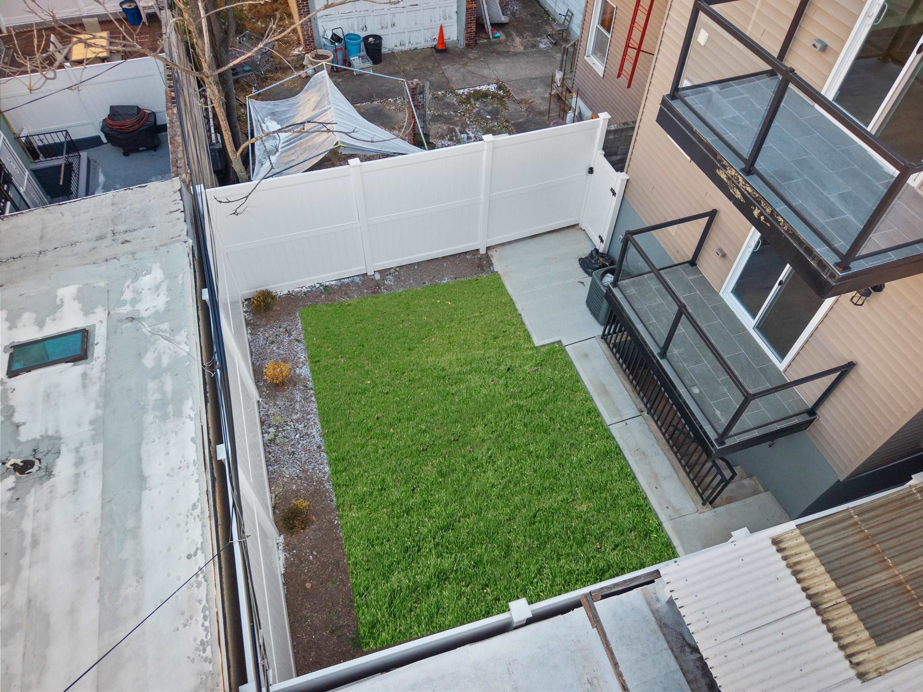 32 ZABRISKIE ST Unit: 1