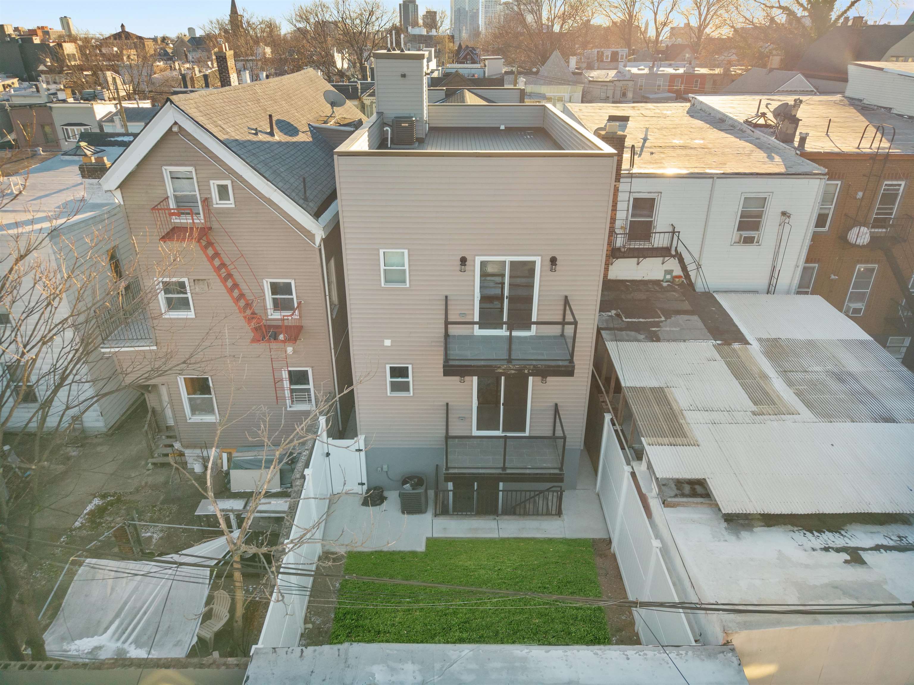 32 ZABRISKIE ST Unit: 1