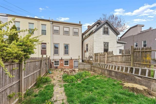 369 WEBSTER AVE