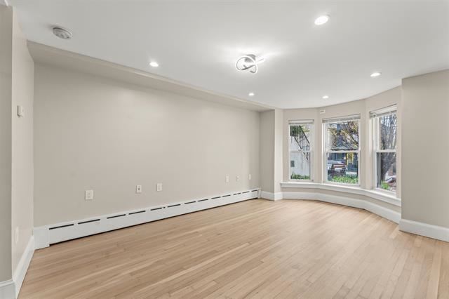 369 WEBSTER AVE