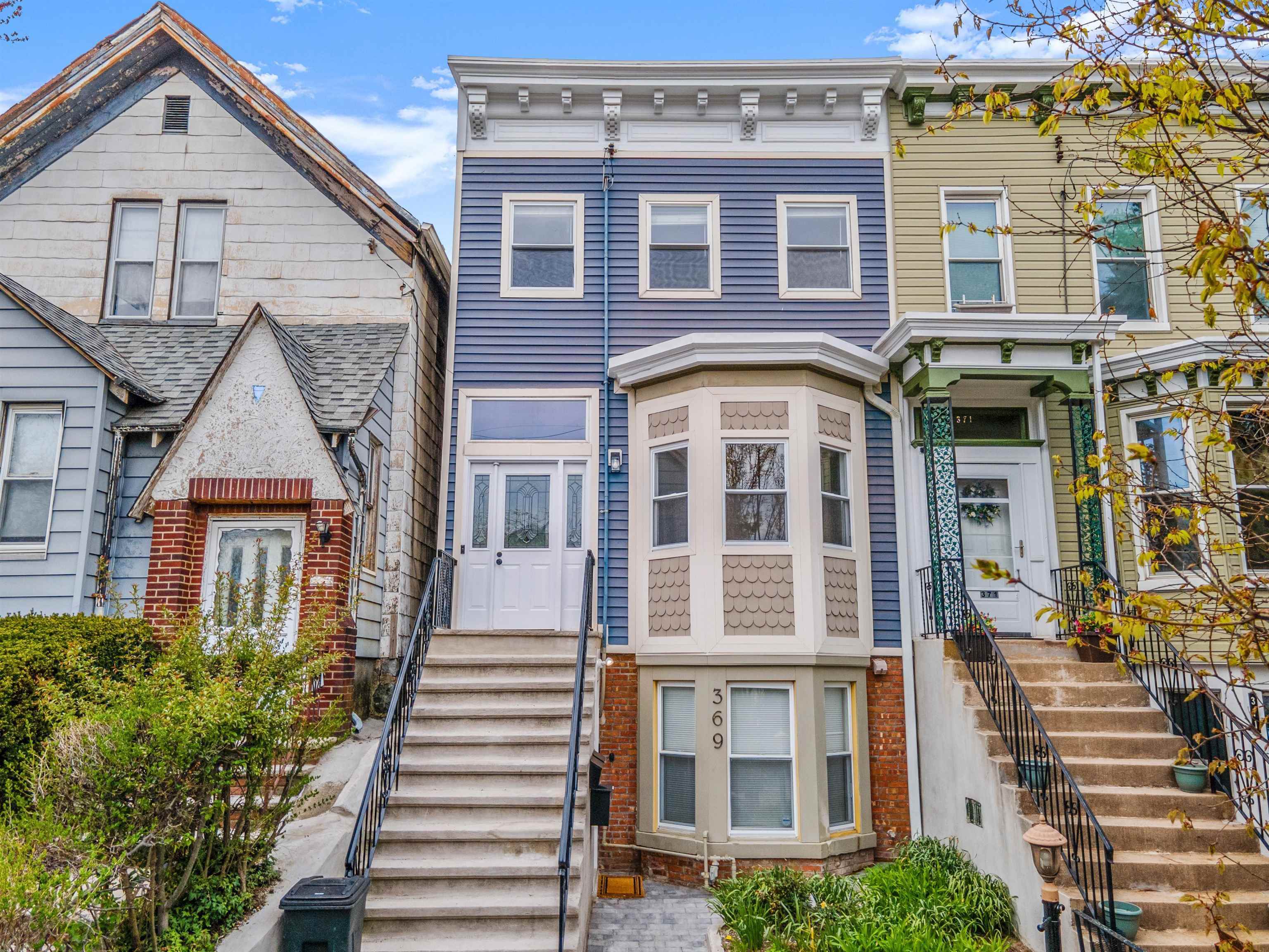 369 WEBSTER AVE
