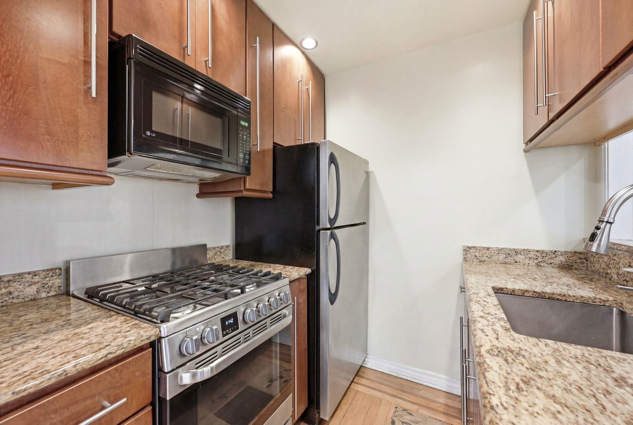 245 3RD ST Unit: 1