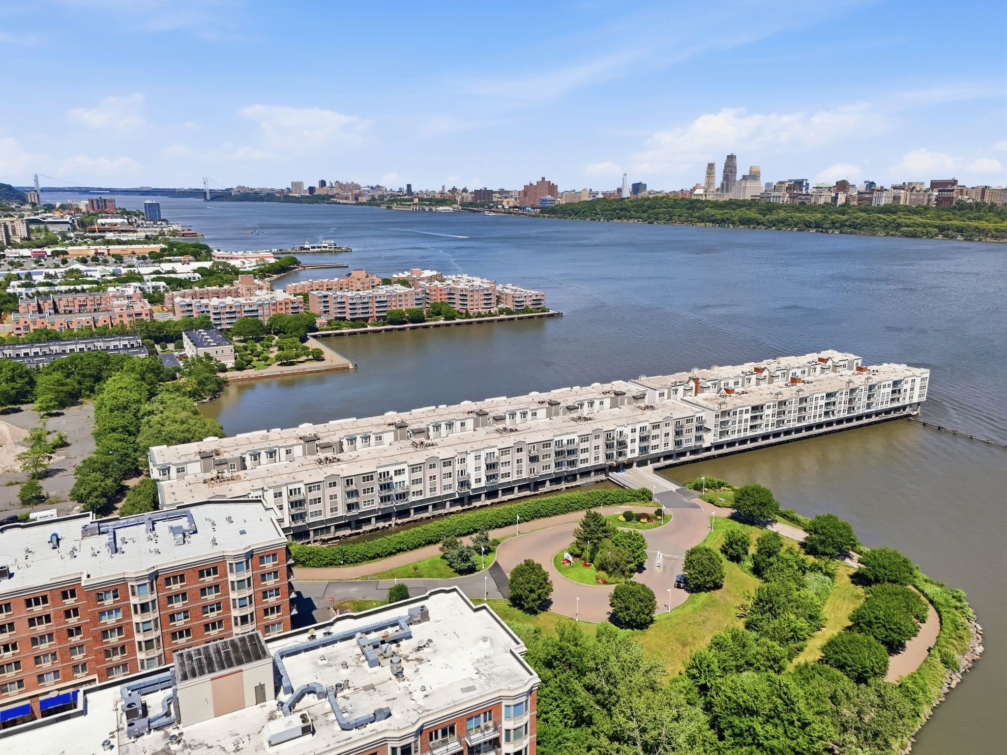 242 THE PROMENADE Unit: 242