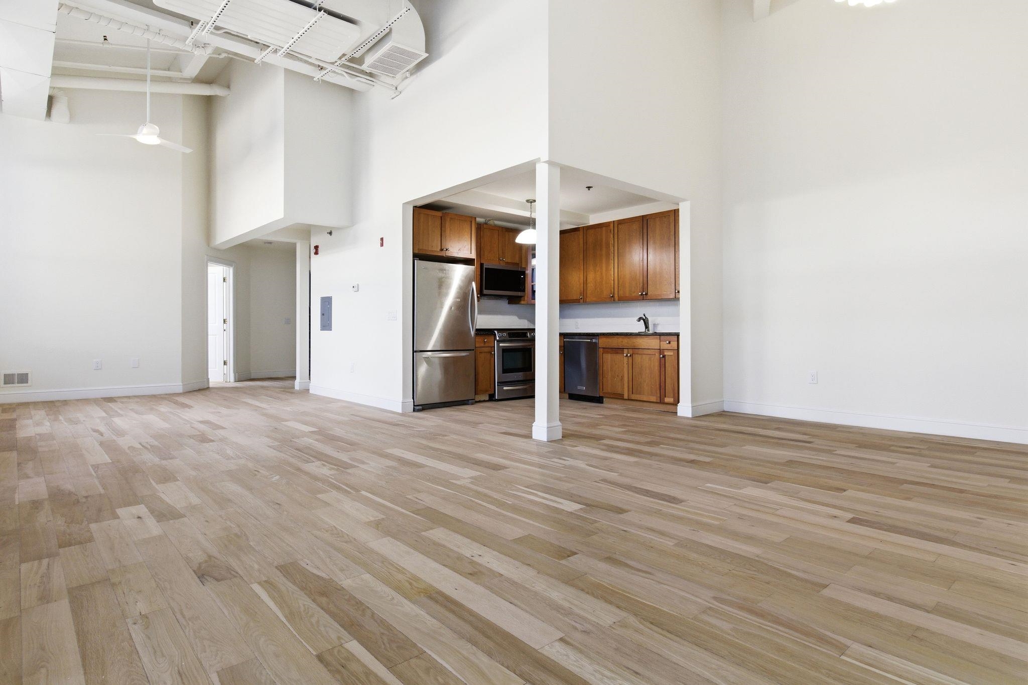 300 COMMUNIPAW AVE Unit: 164