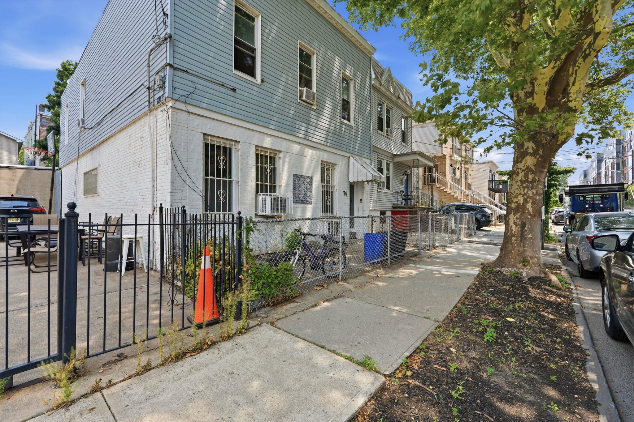 74 YALE AVE Unit: 1