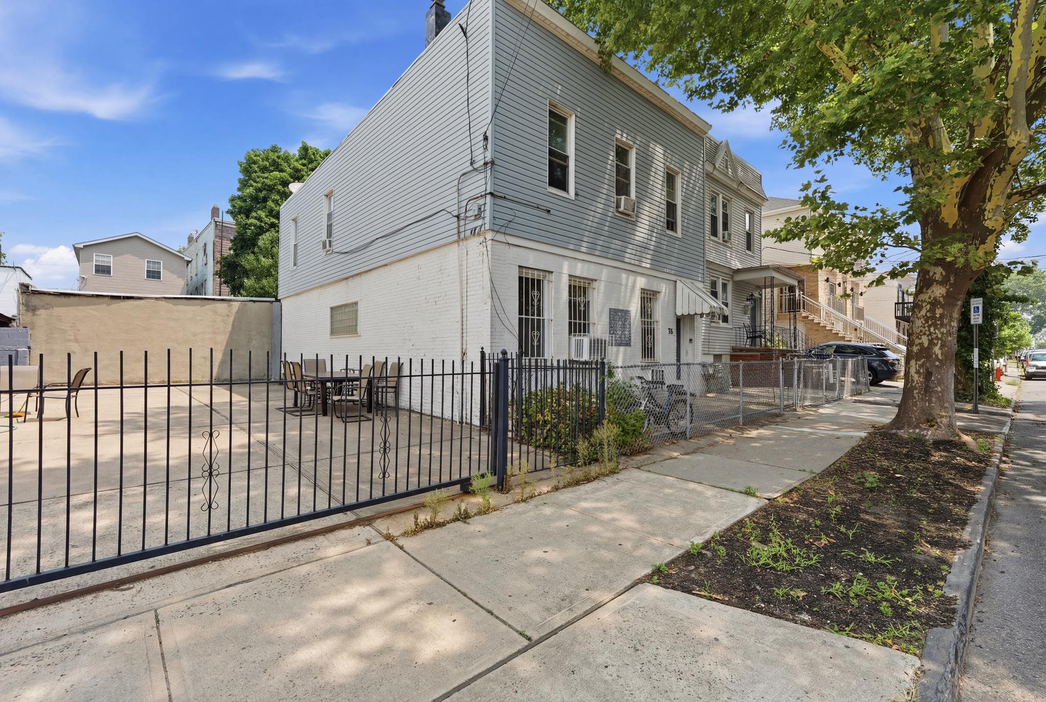 74 YALE AVE Unit: 1