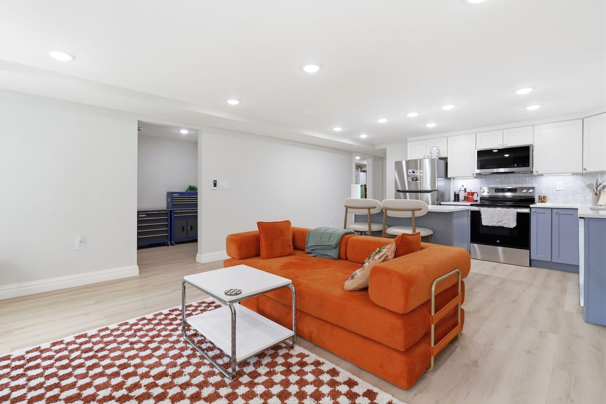 461 PAVONIA AVE Unit: 1