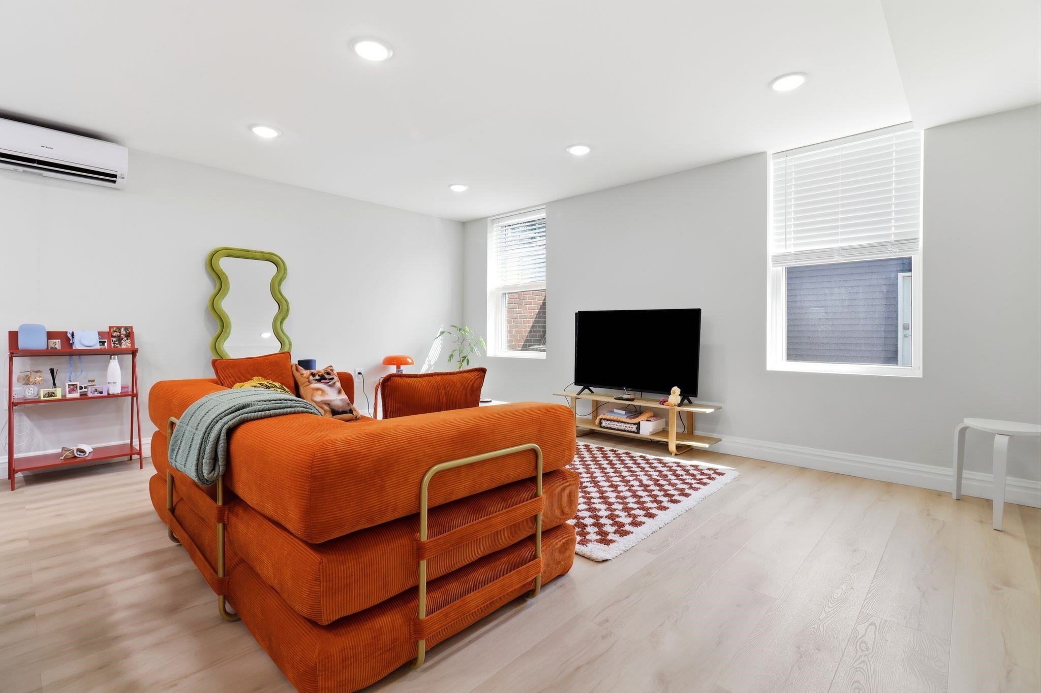 461 PAVONIA AVE Unit: 1